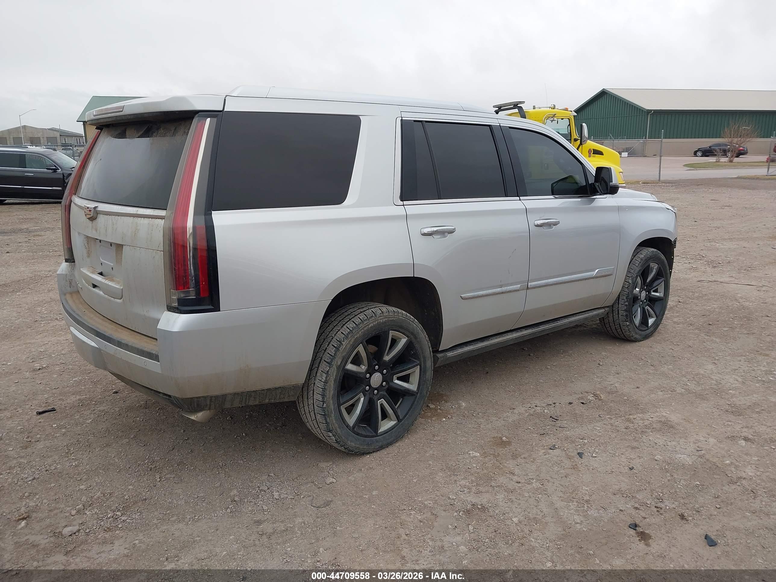 CADILLAC ESCALADE image 4