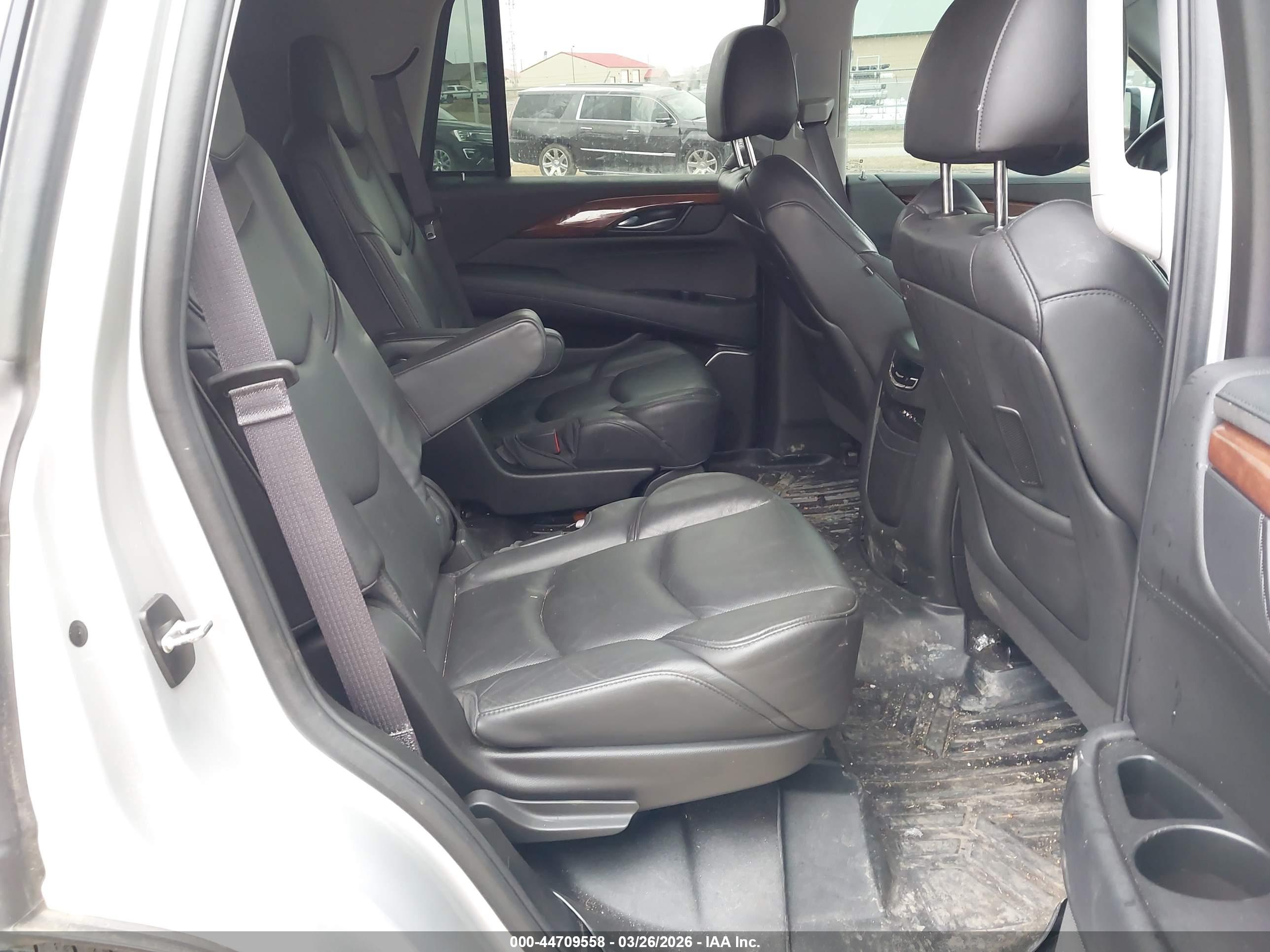 CADILLAC ESCALADE image 8
