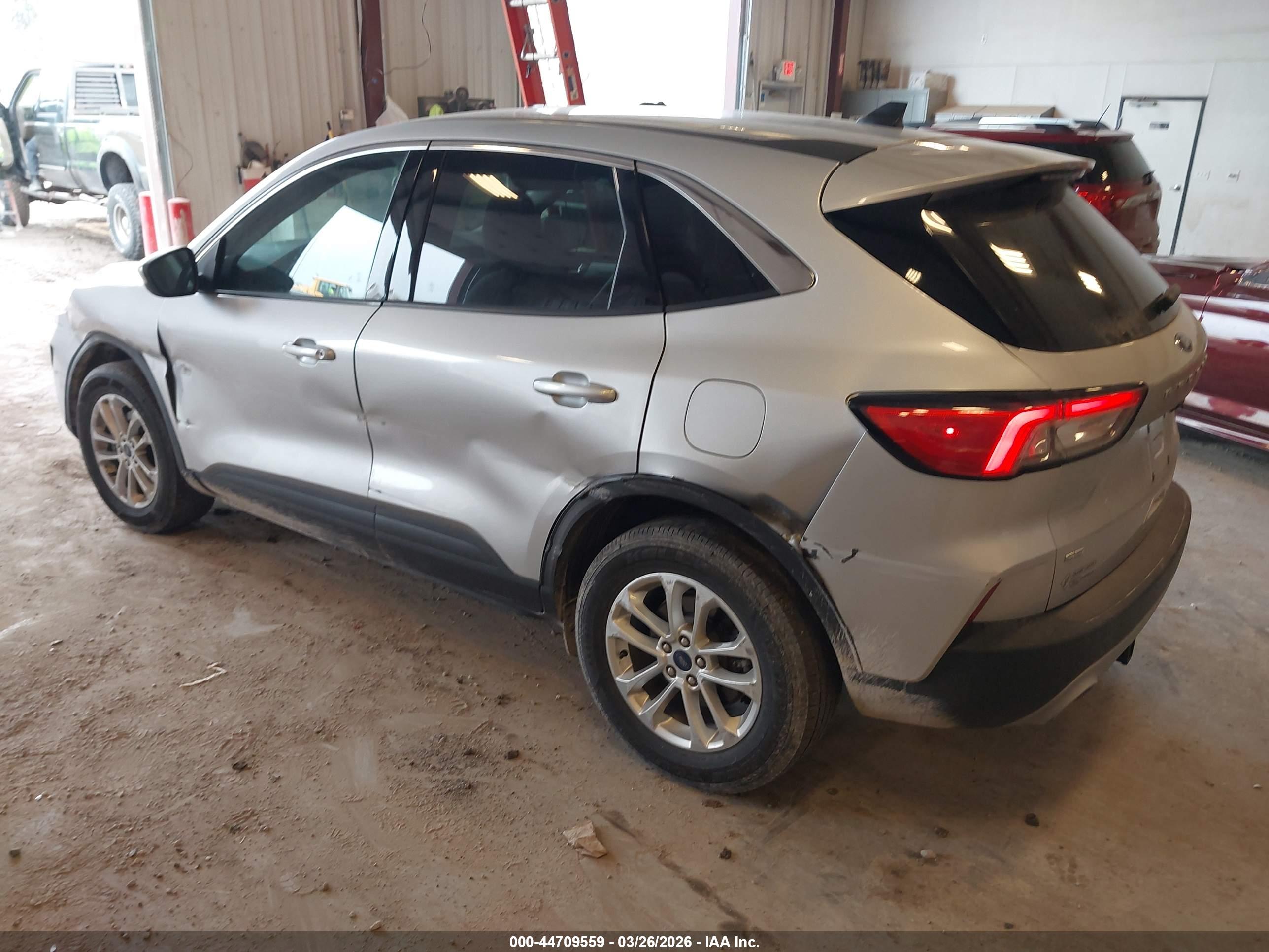 FORD ESCAPE image 3
