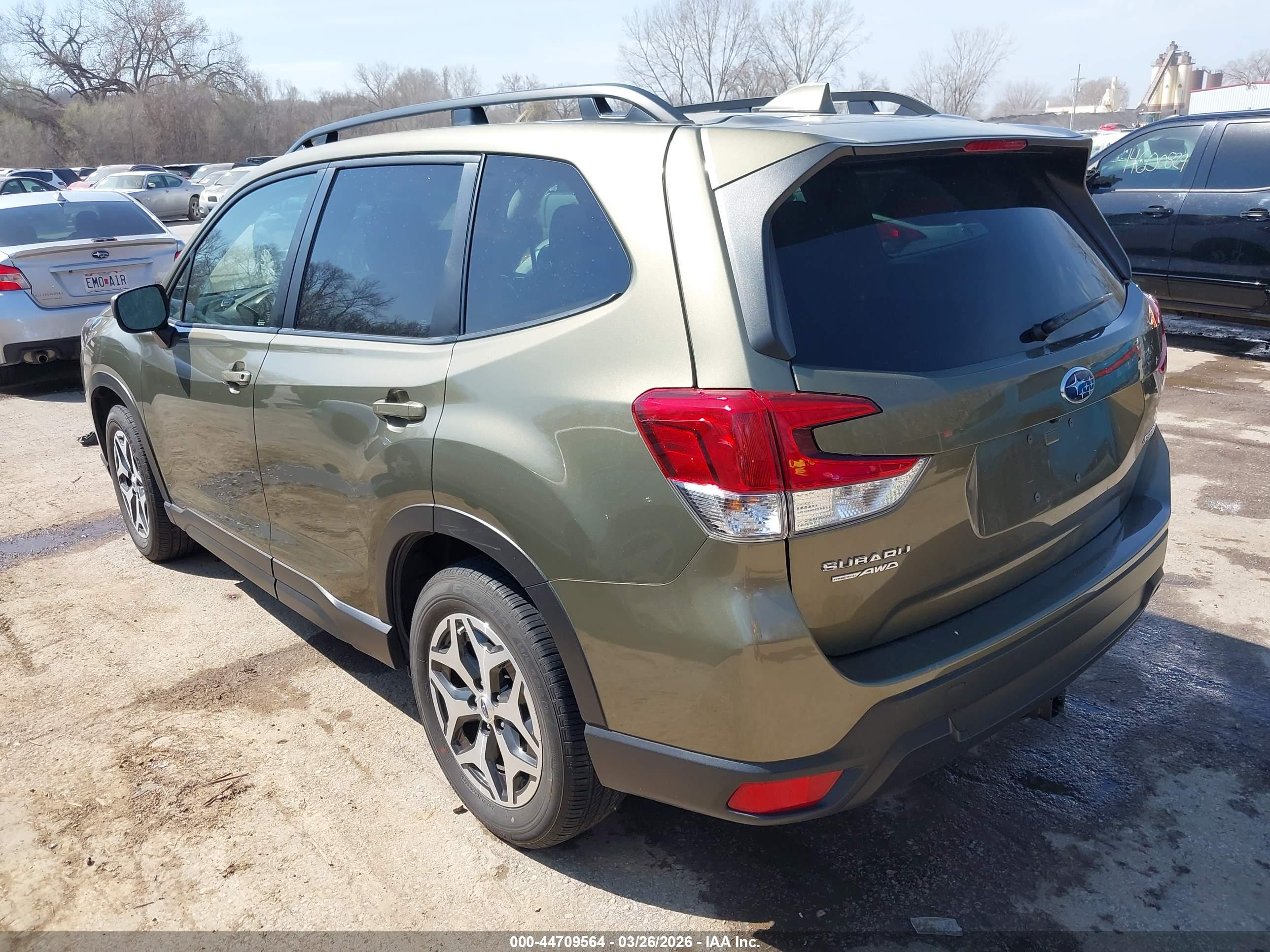 SUBARU FORESTER image 3
