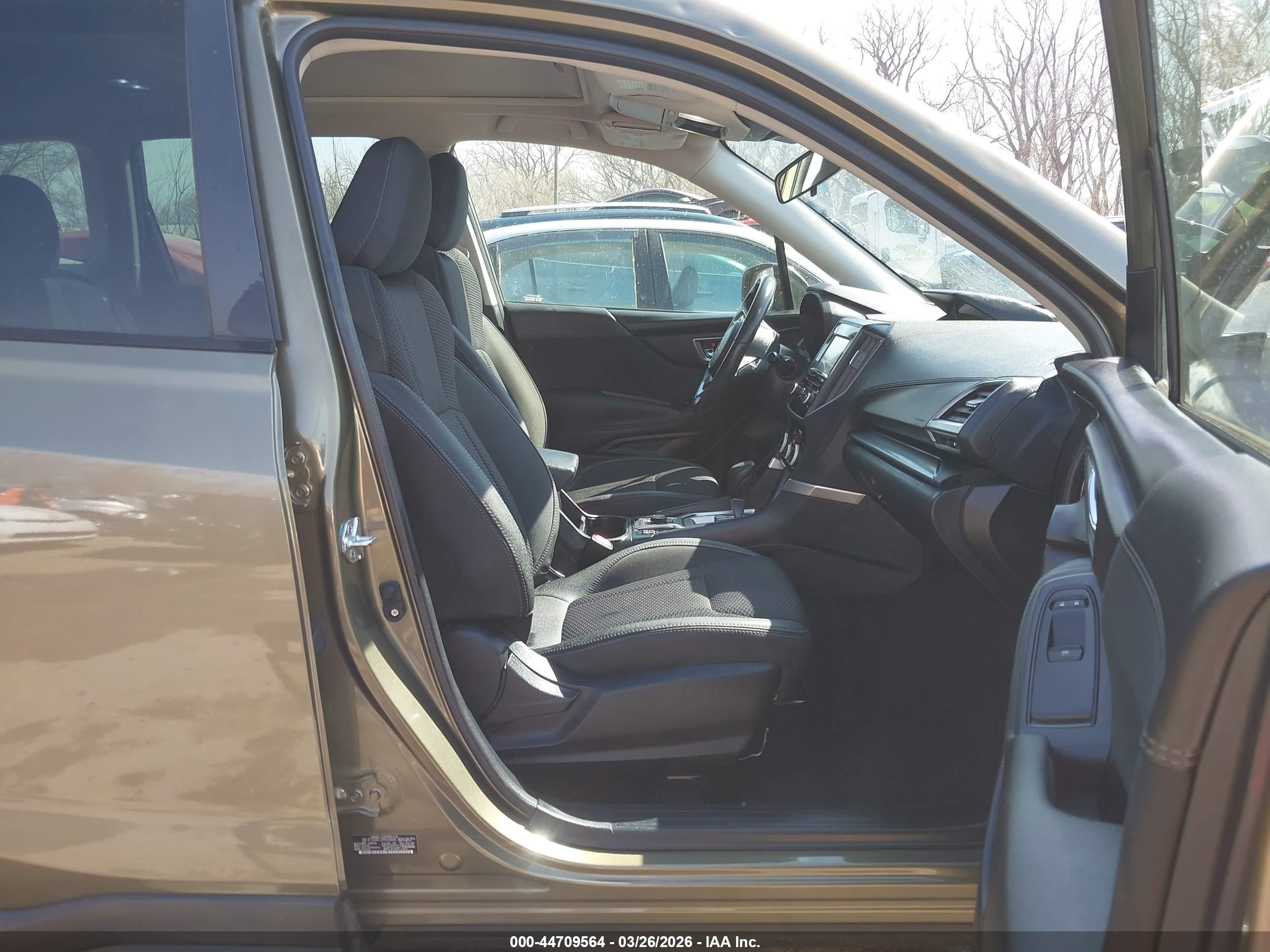 SUBARU FORESTER image 5