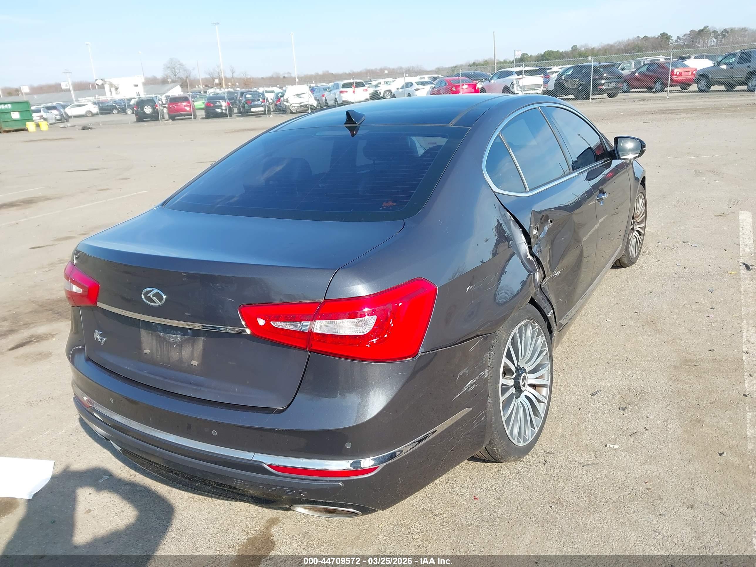 KIA CADENZA image 4