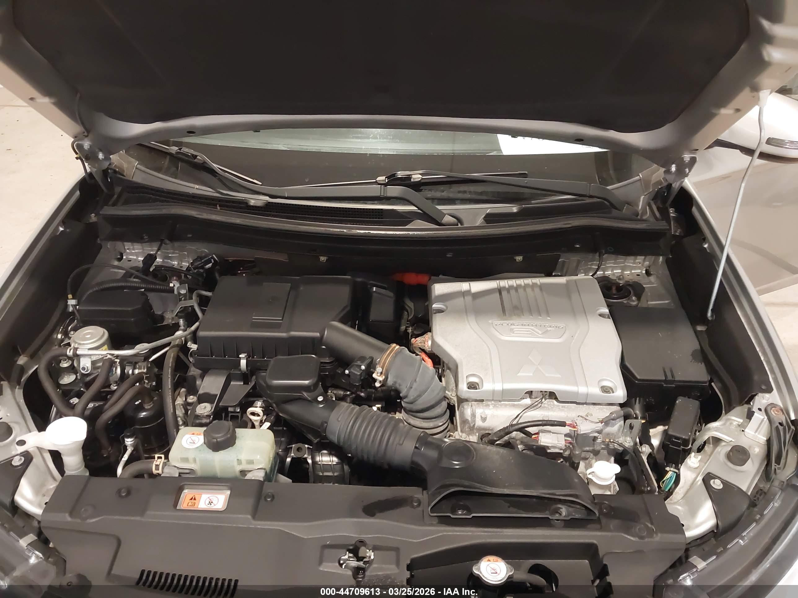 MITSUBISHI OUTLANDER image 10