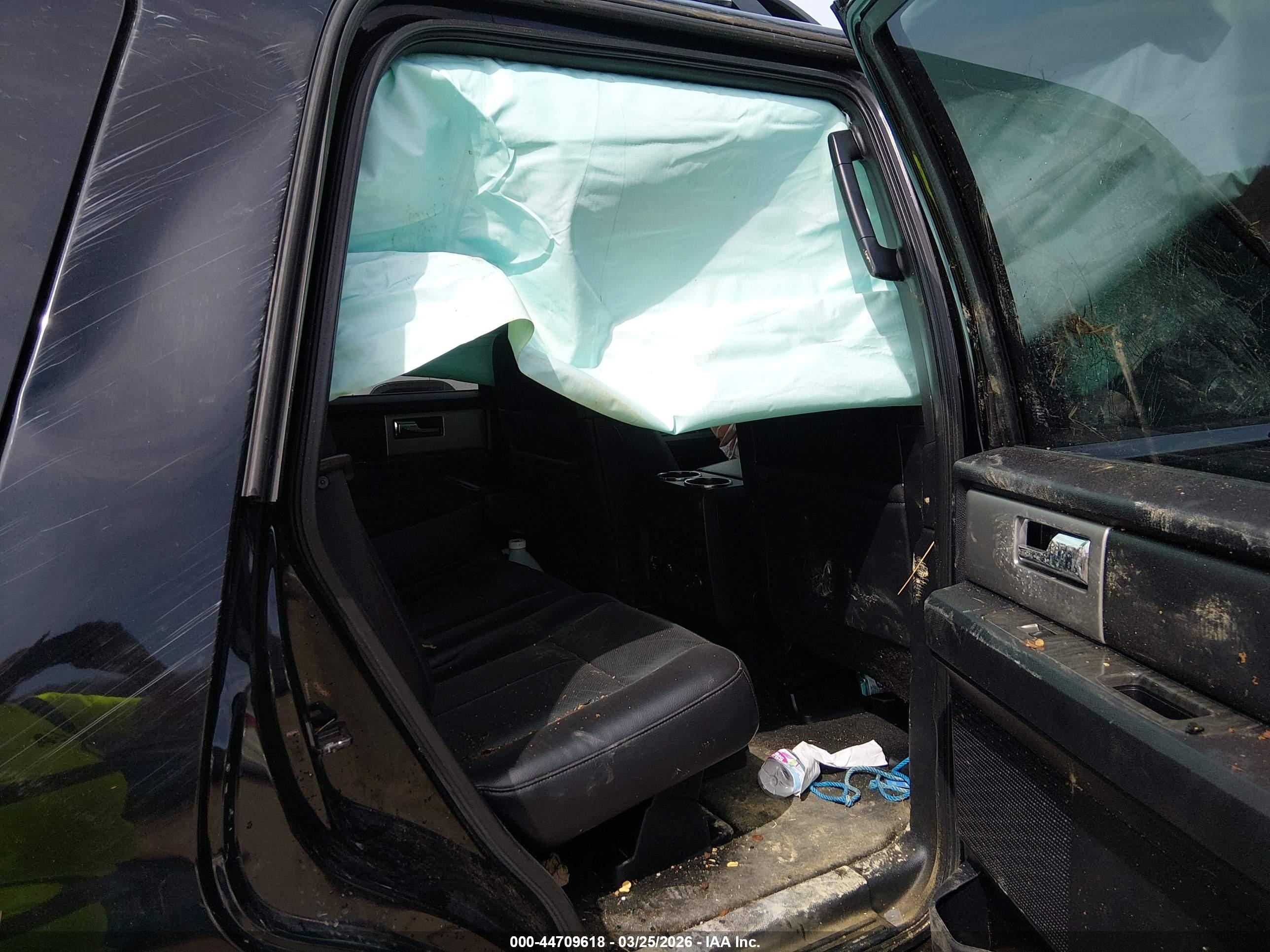 FORD EXPEDITION image 8