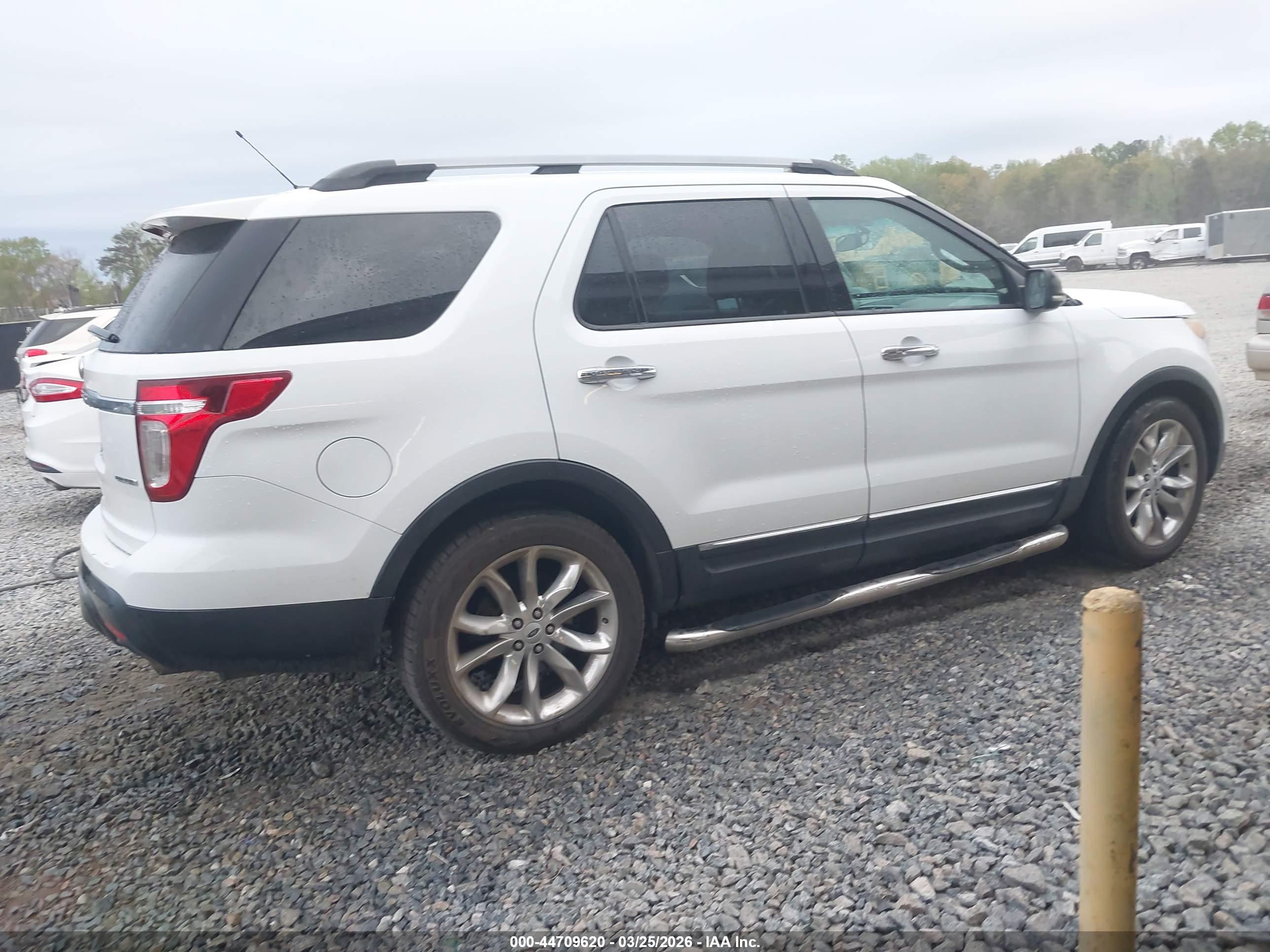 FORD EXPLORER image 4