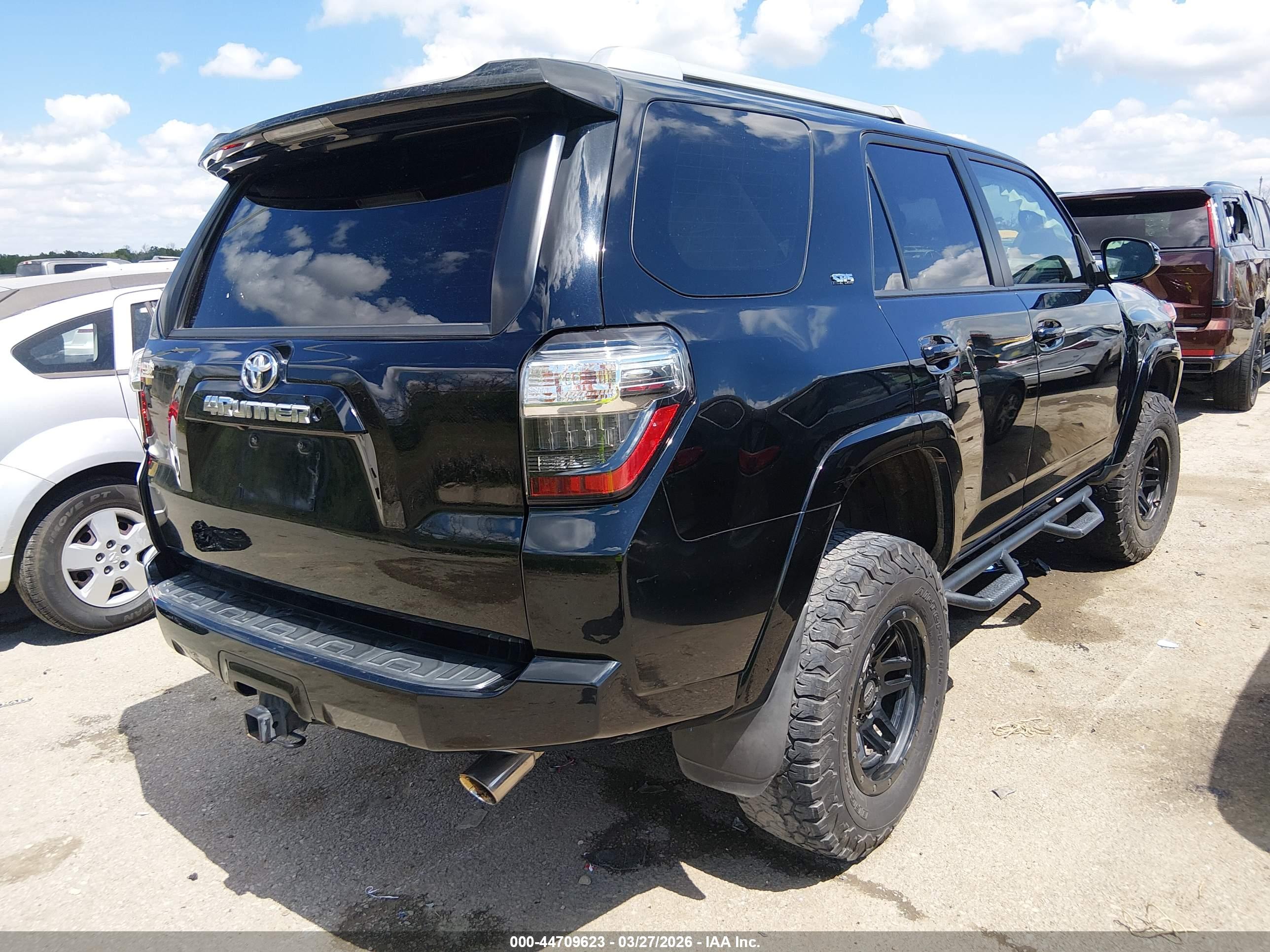 TOYOTA 4RUNNER image 4