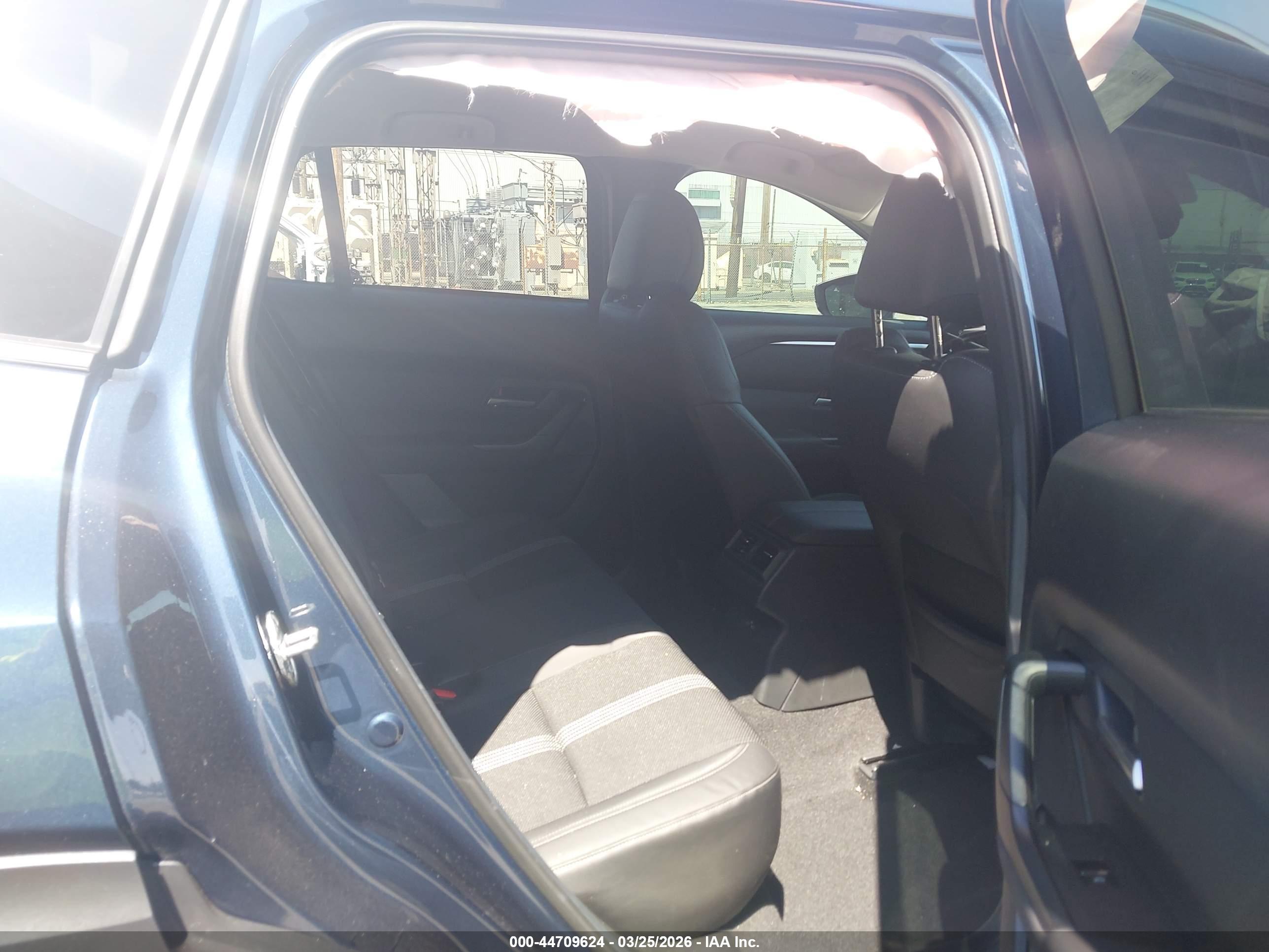 MAZDA CX-50 image 8