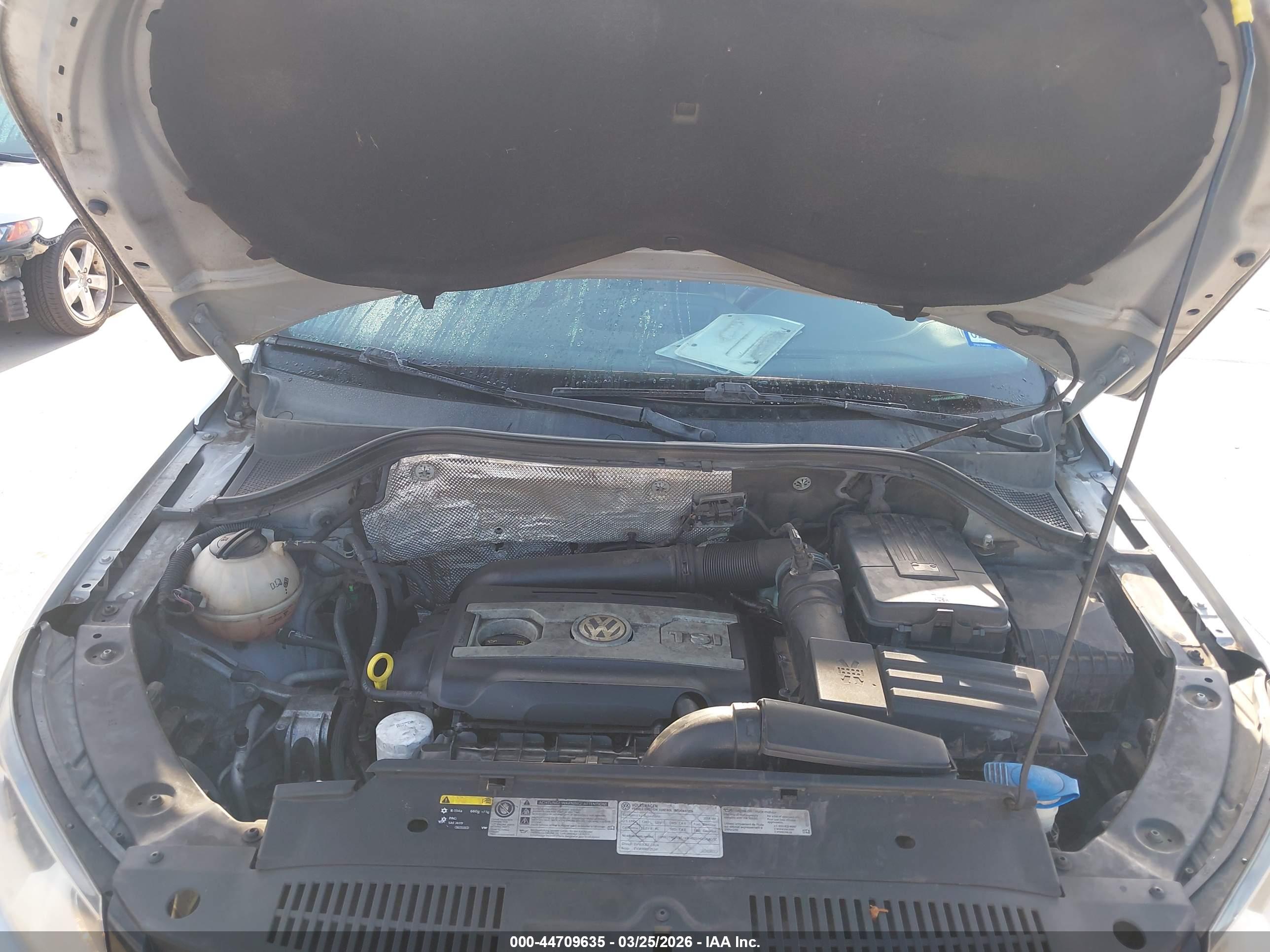 VOLKSWAGEN TIGUAN image 10