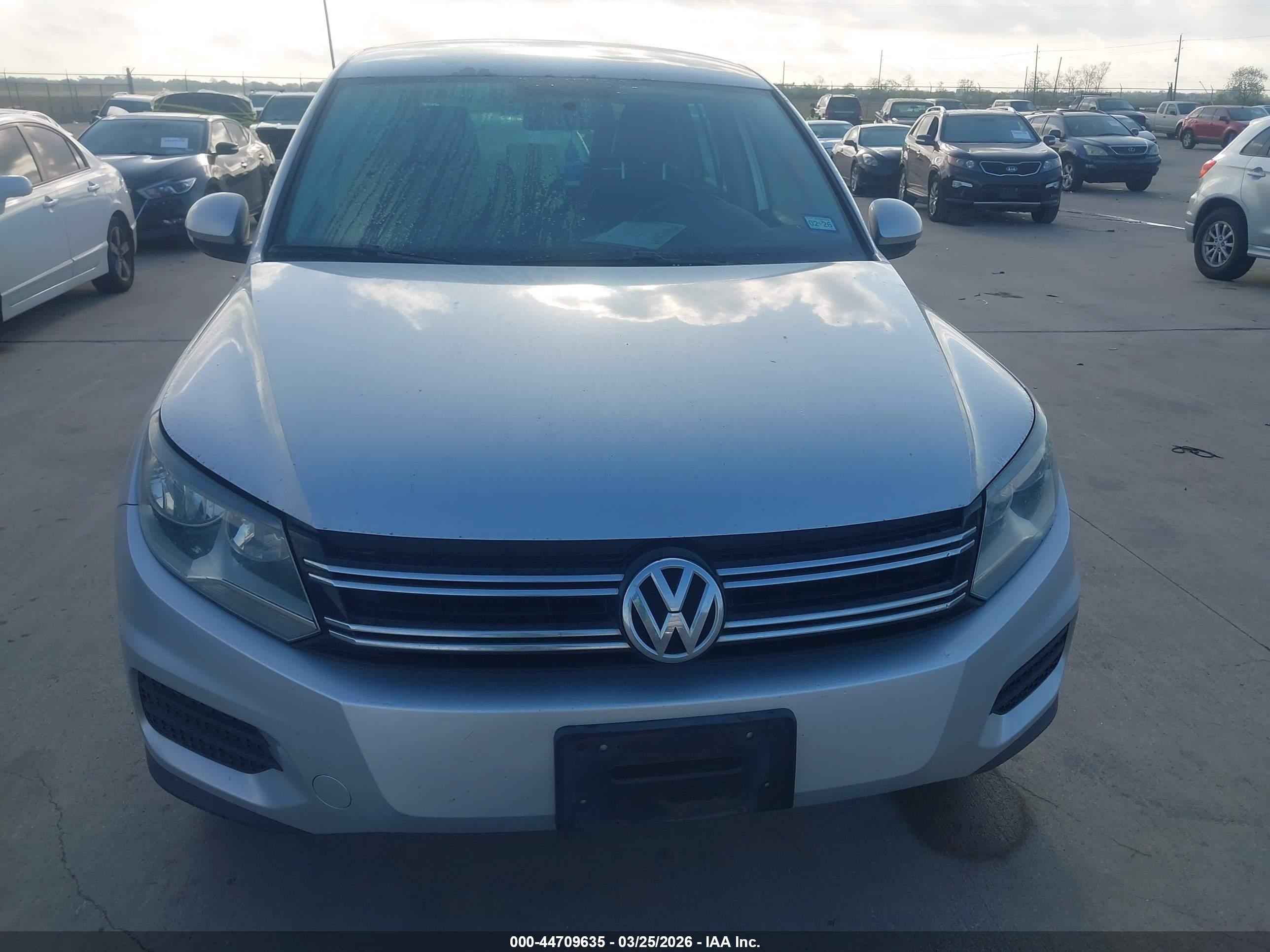 VOLKSWAGEN TIGUAN image 6