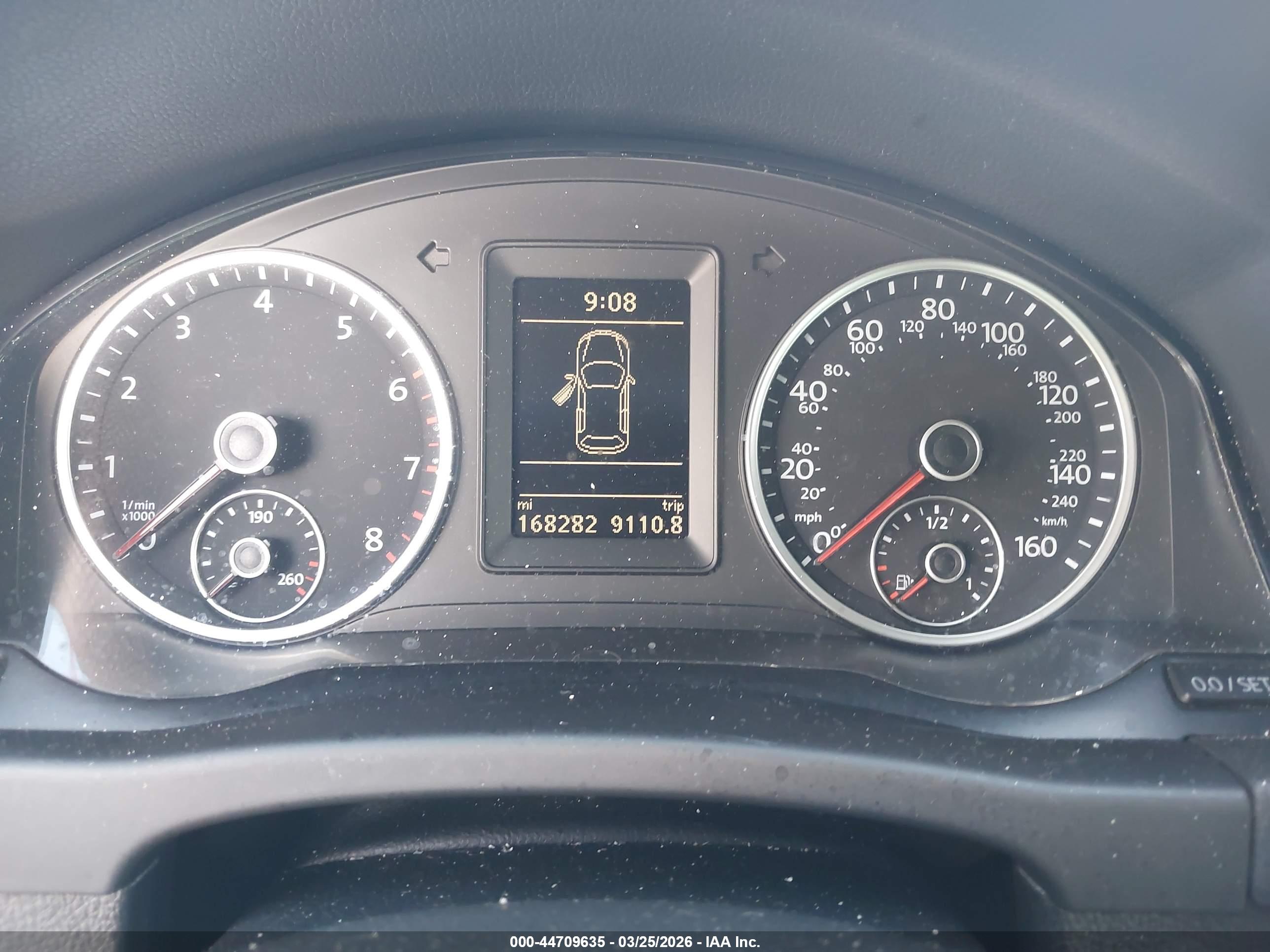 VOLKSWAGEN TIGUAN image 7