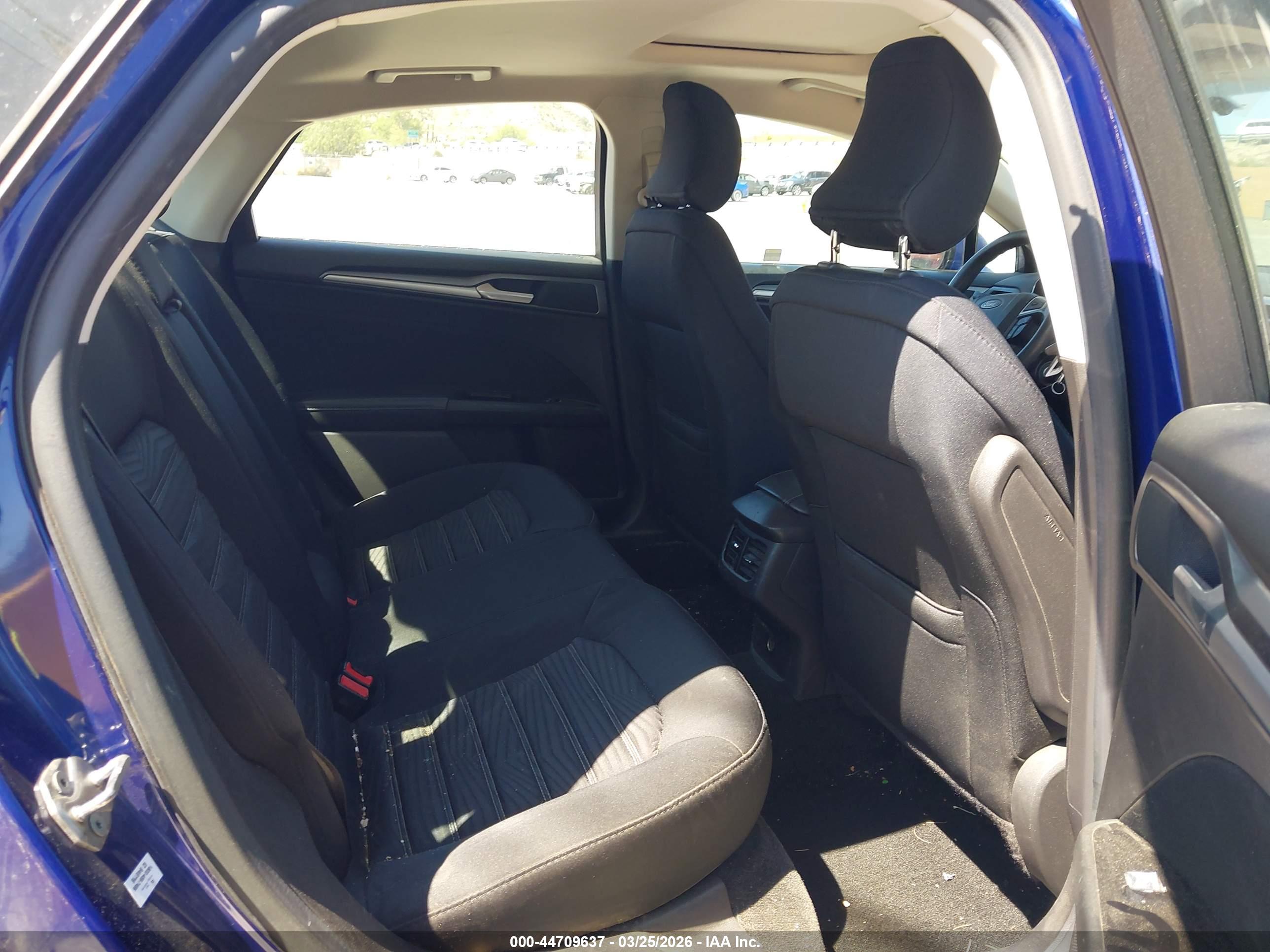 FORD FUSION image 8