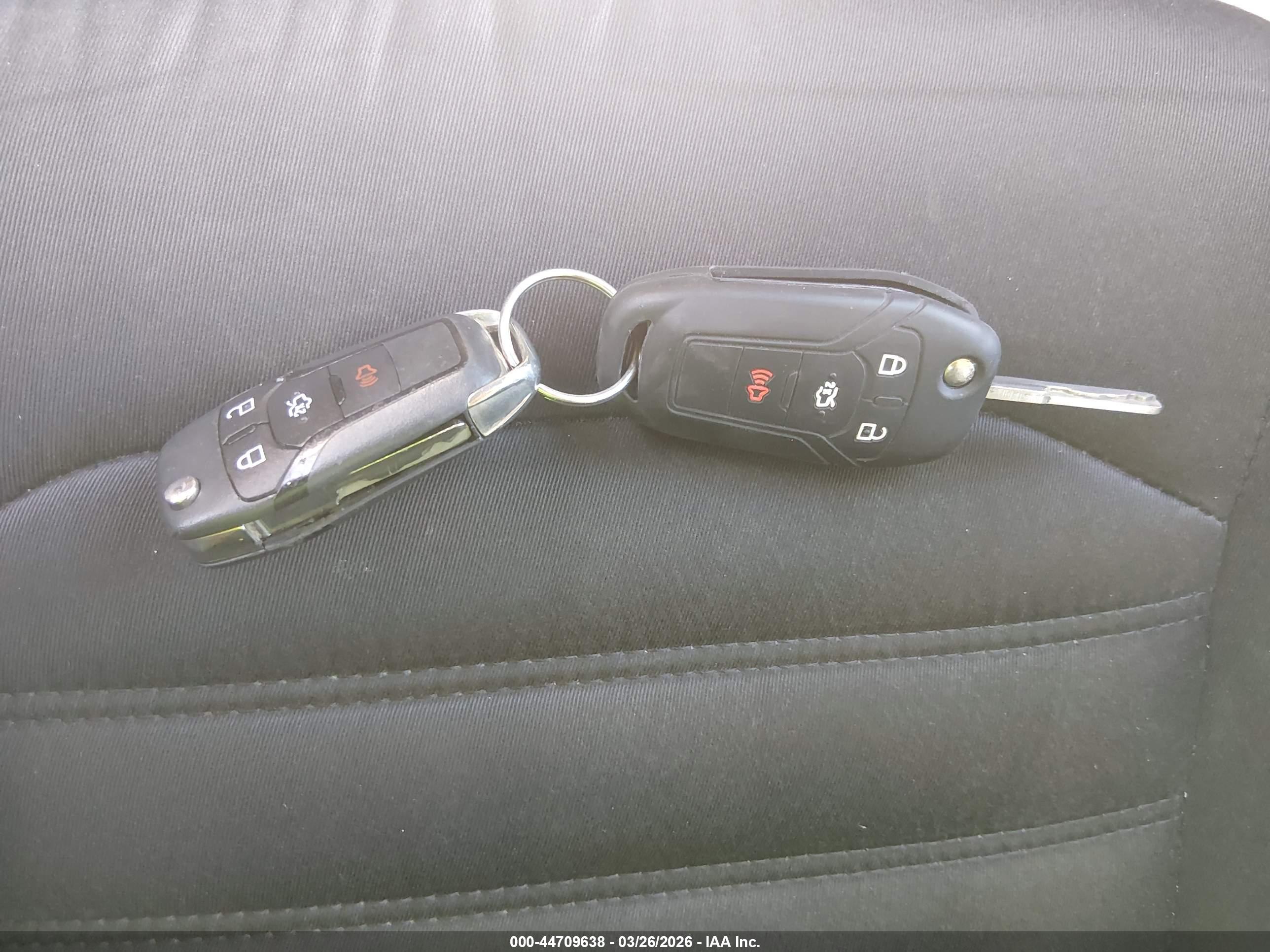 FORD FUSION image 11