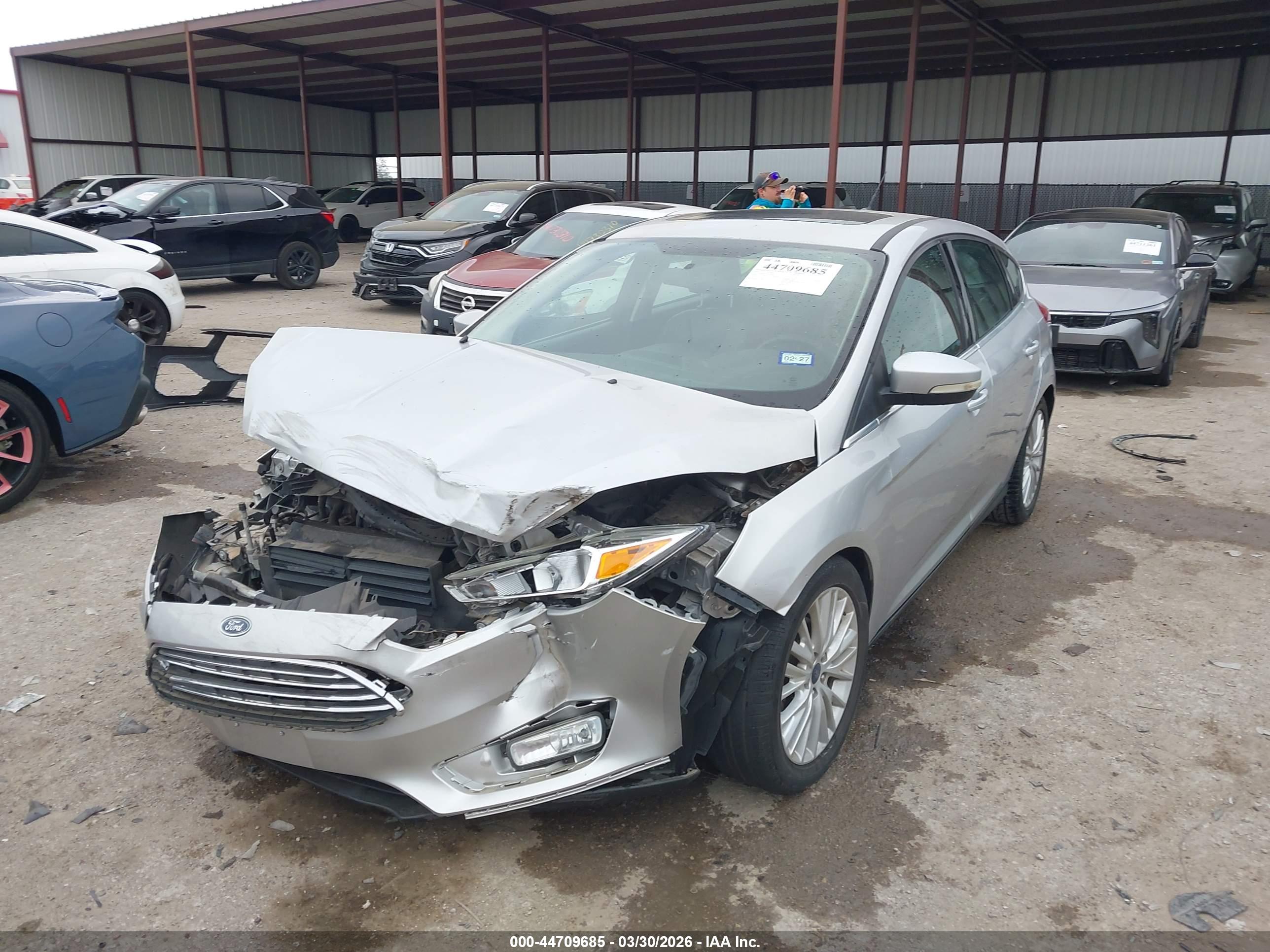 FORD FOCUS image 2