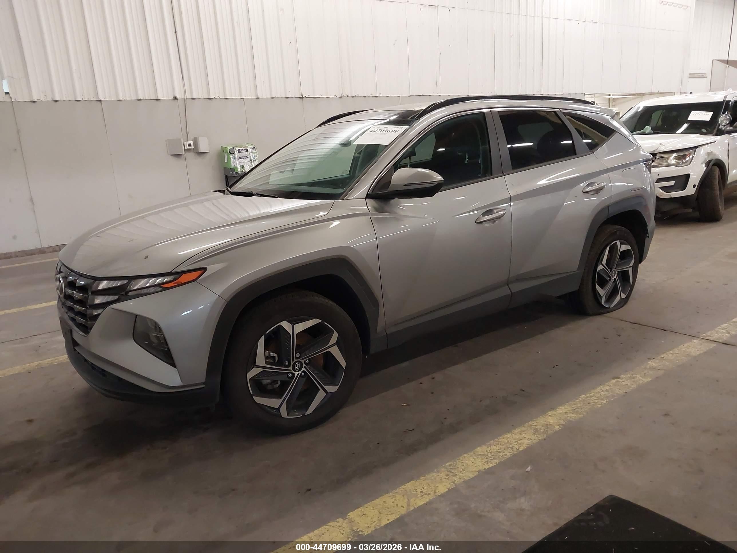 HYUNDAI TUCSON image 2