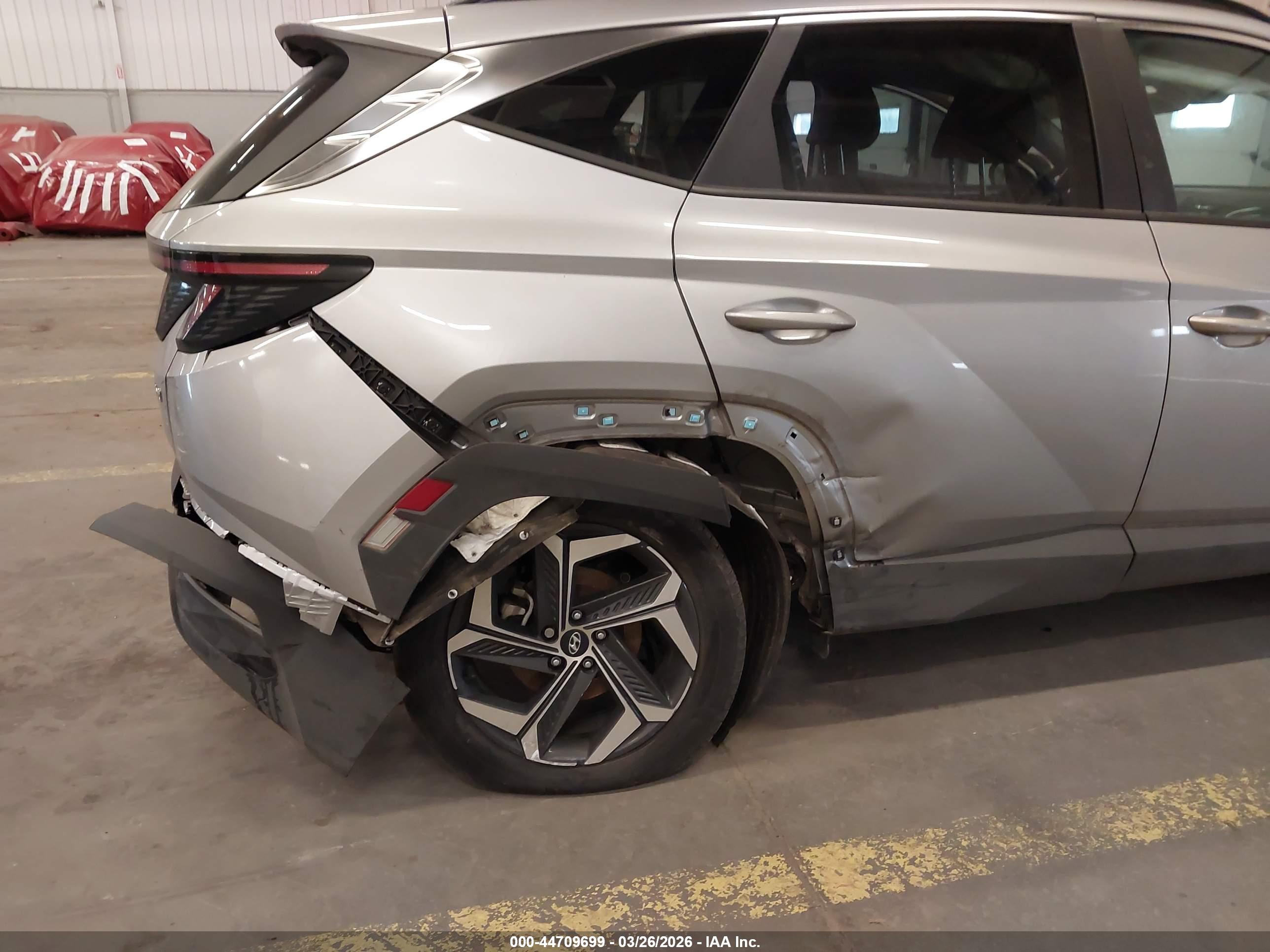 HYUNDAI TUCSON image 6