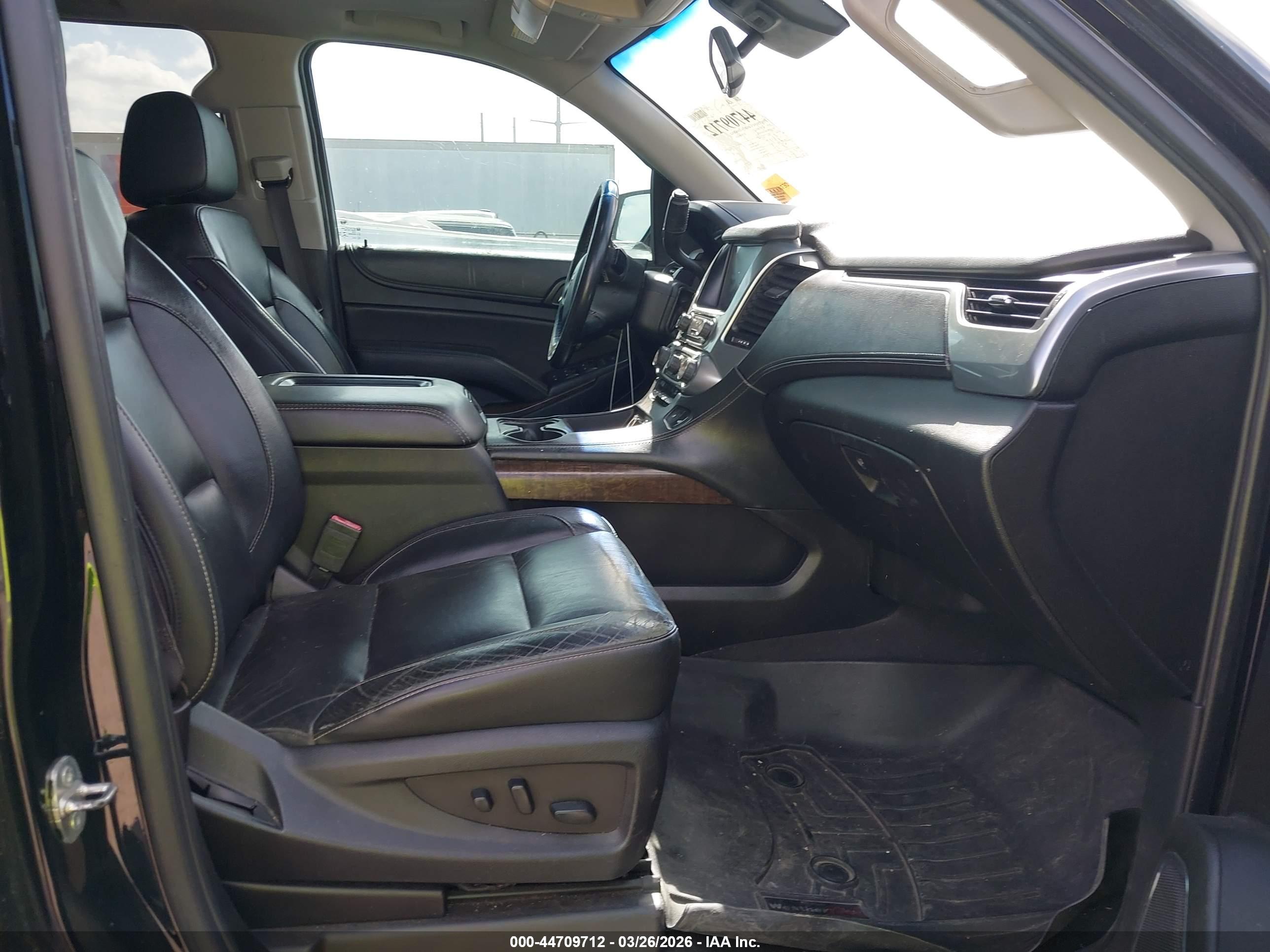 CHEVROLET SUBURBAN image 5