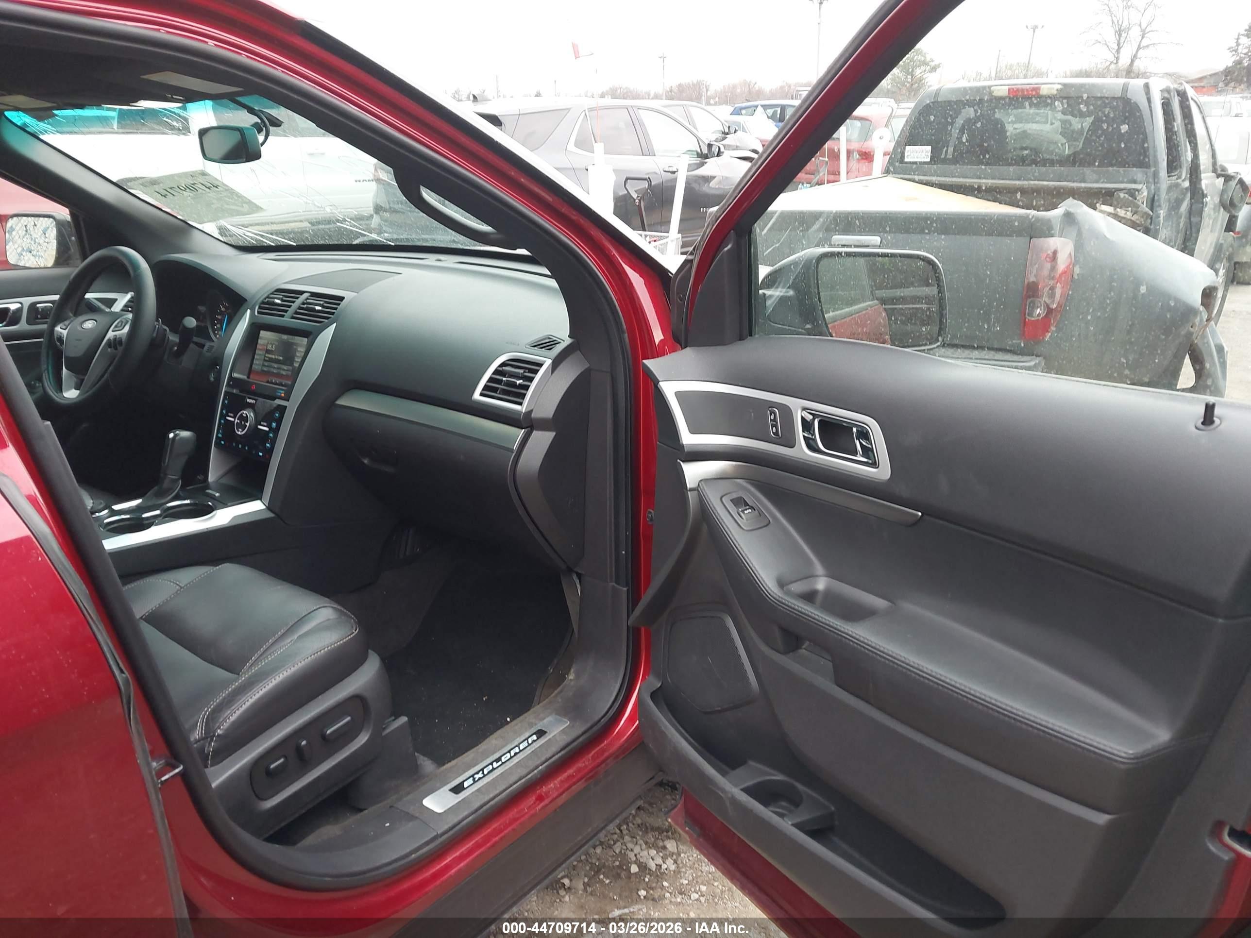 FORD EXPLORER image 5