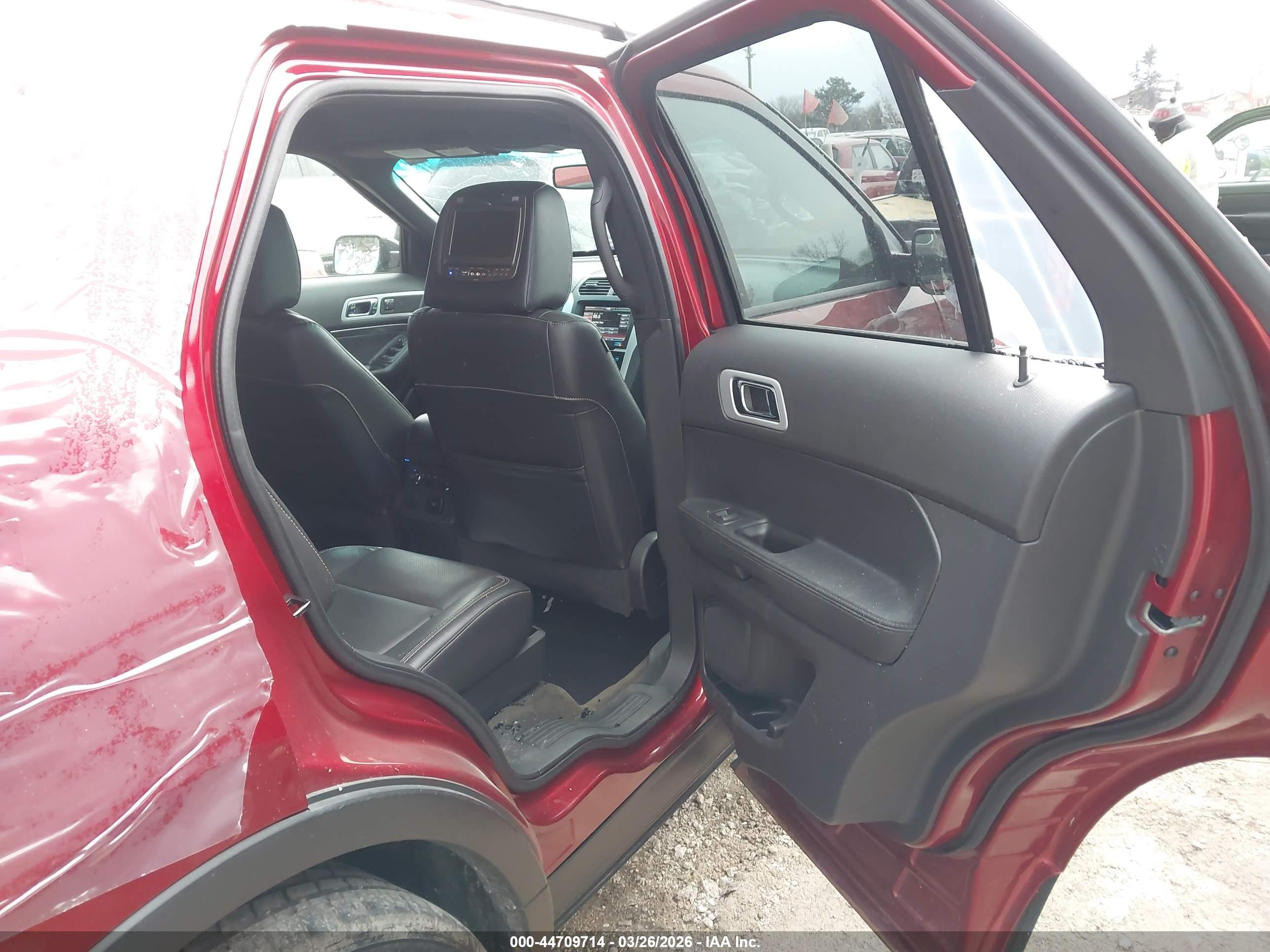 FORD EXPLORER image 8