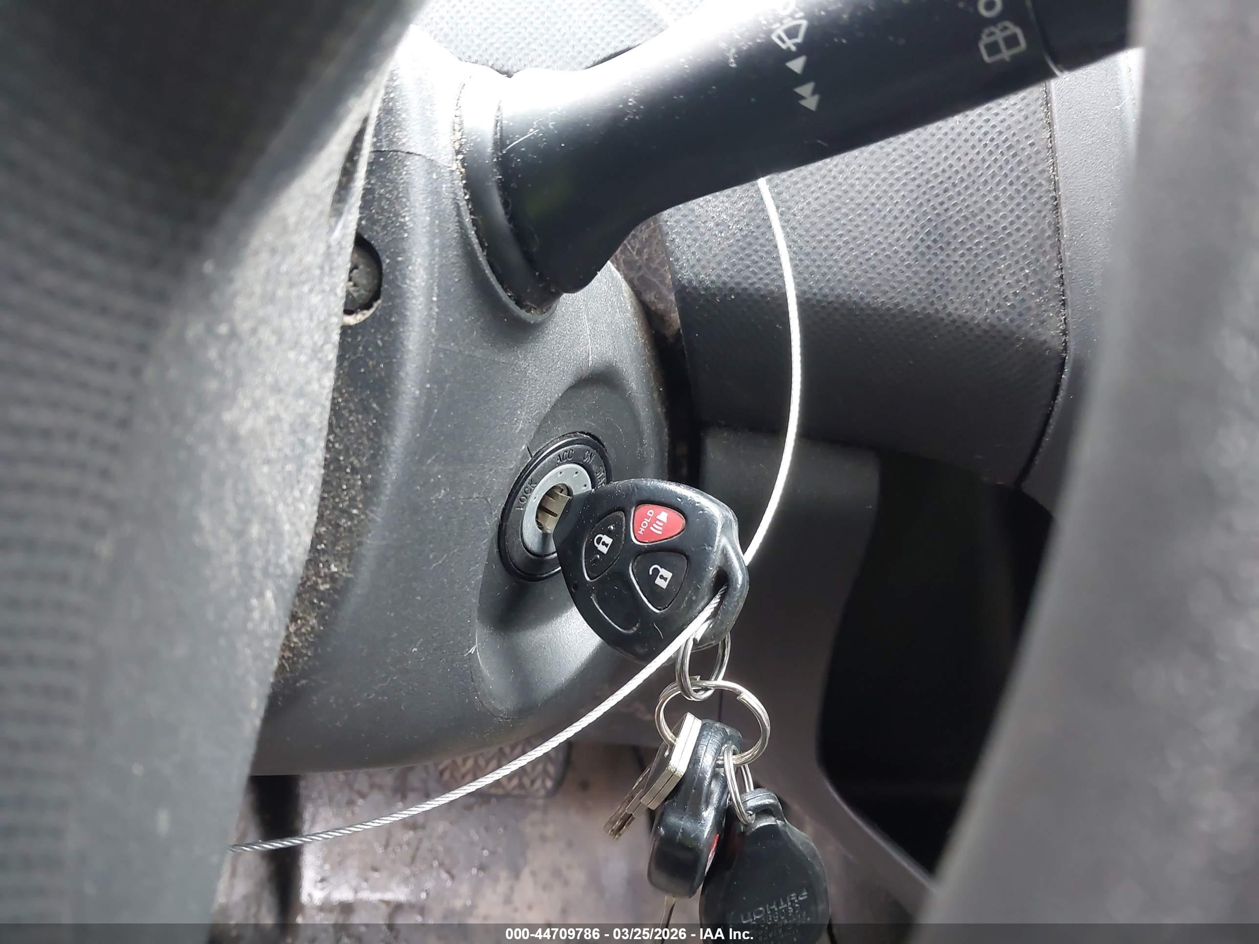 TOYOTA YARIS image 11