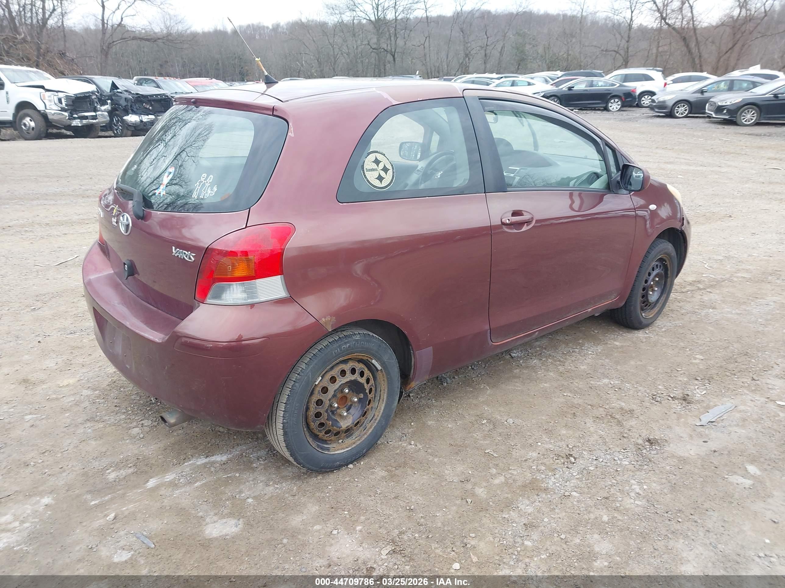 TOYOTA YARIS image 4