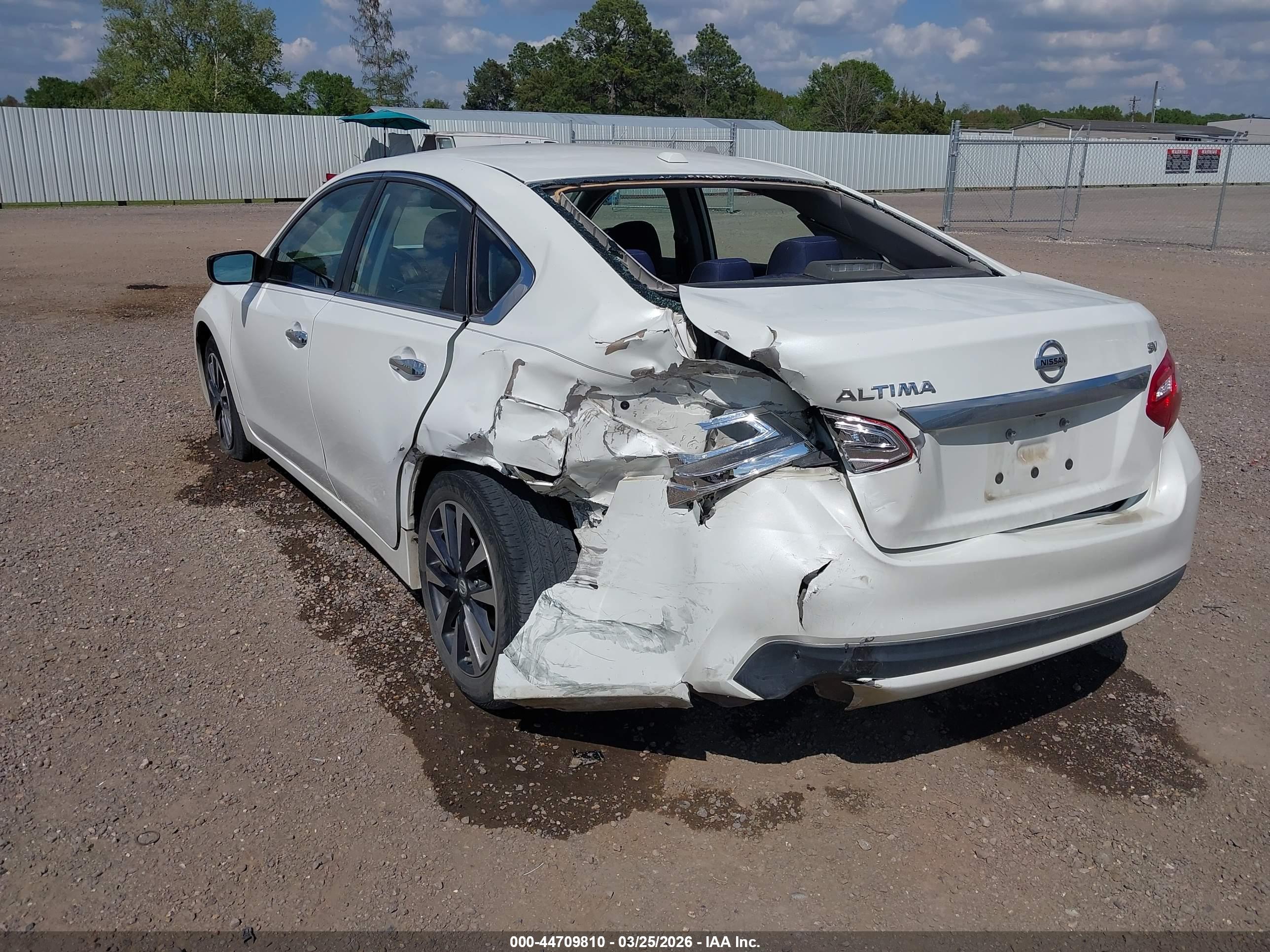 NISSAN ALTIMA image 3