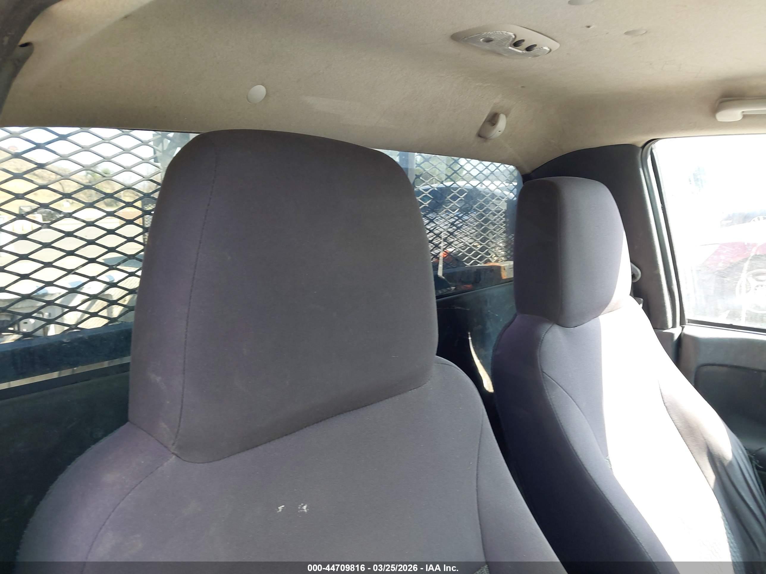 CHEVROLET COLORADO image 8