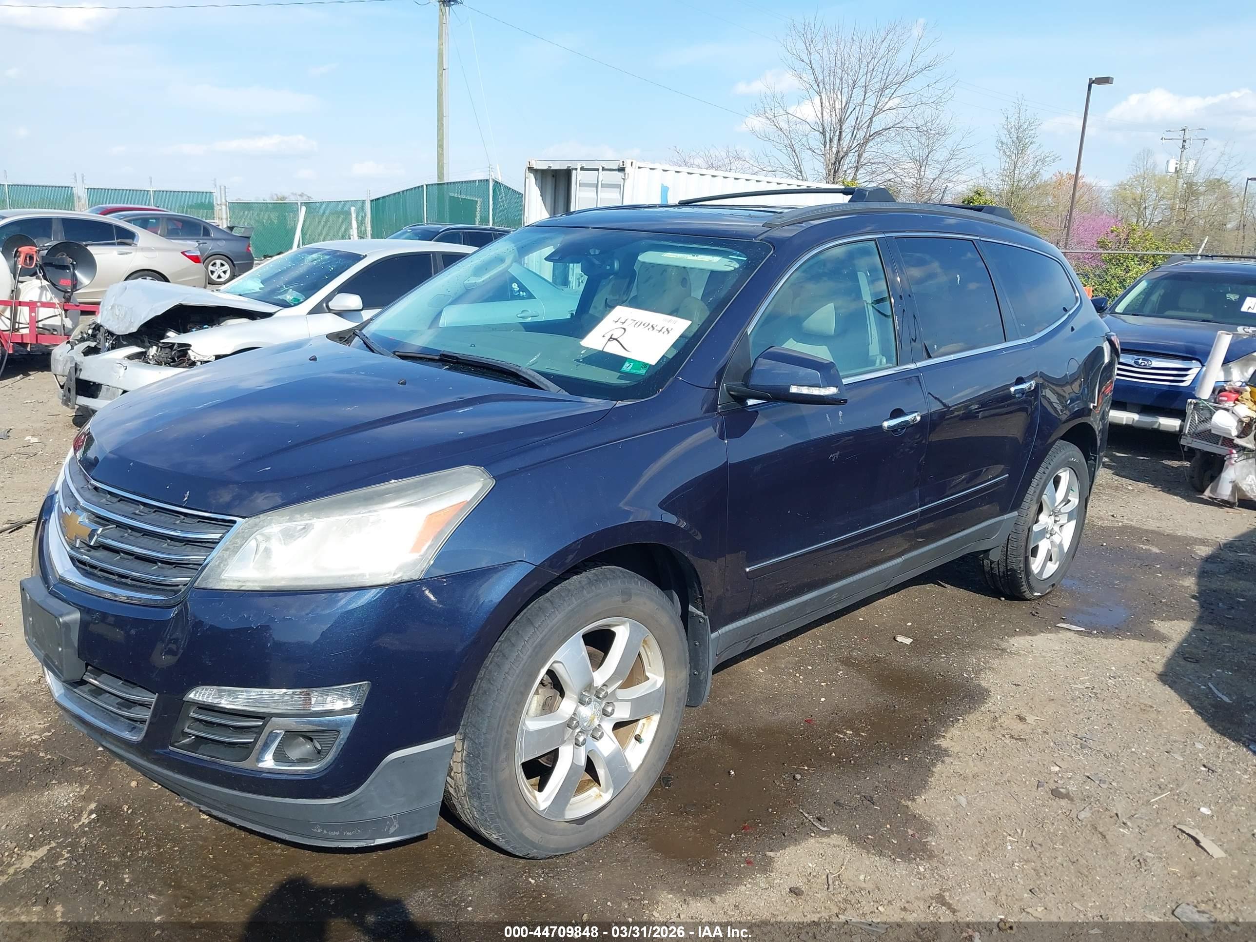 CHEVROLET TRAVERSE image 2