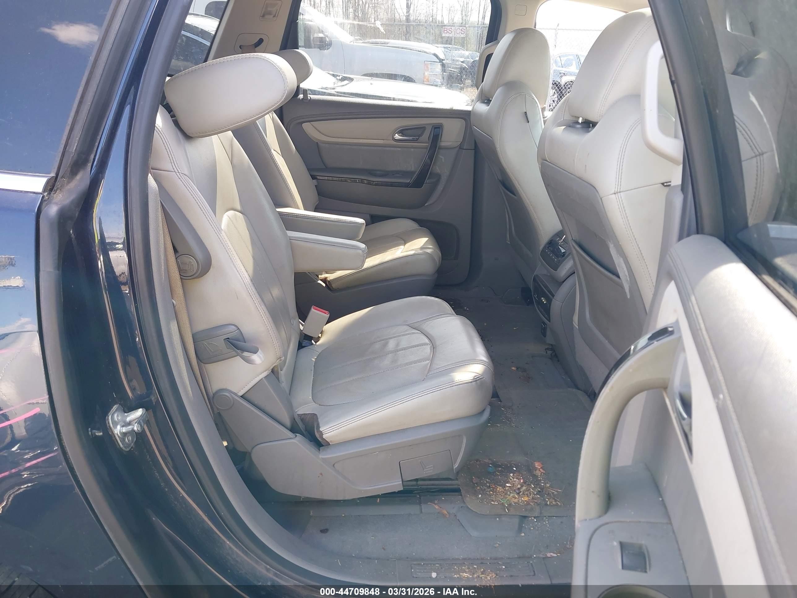CHEVROLET TRAVERSE image 8