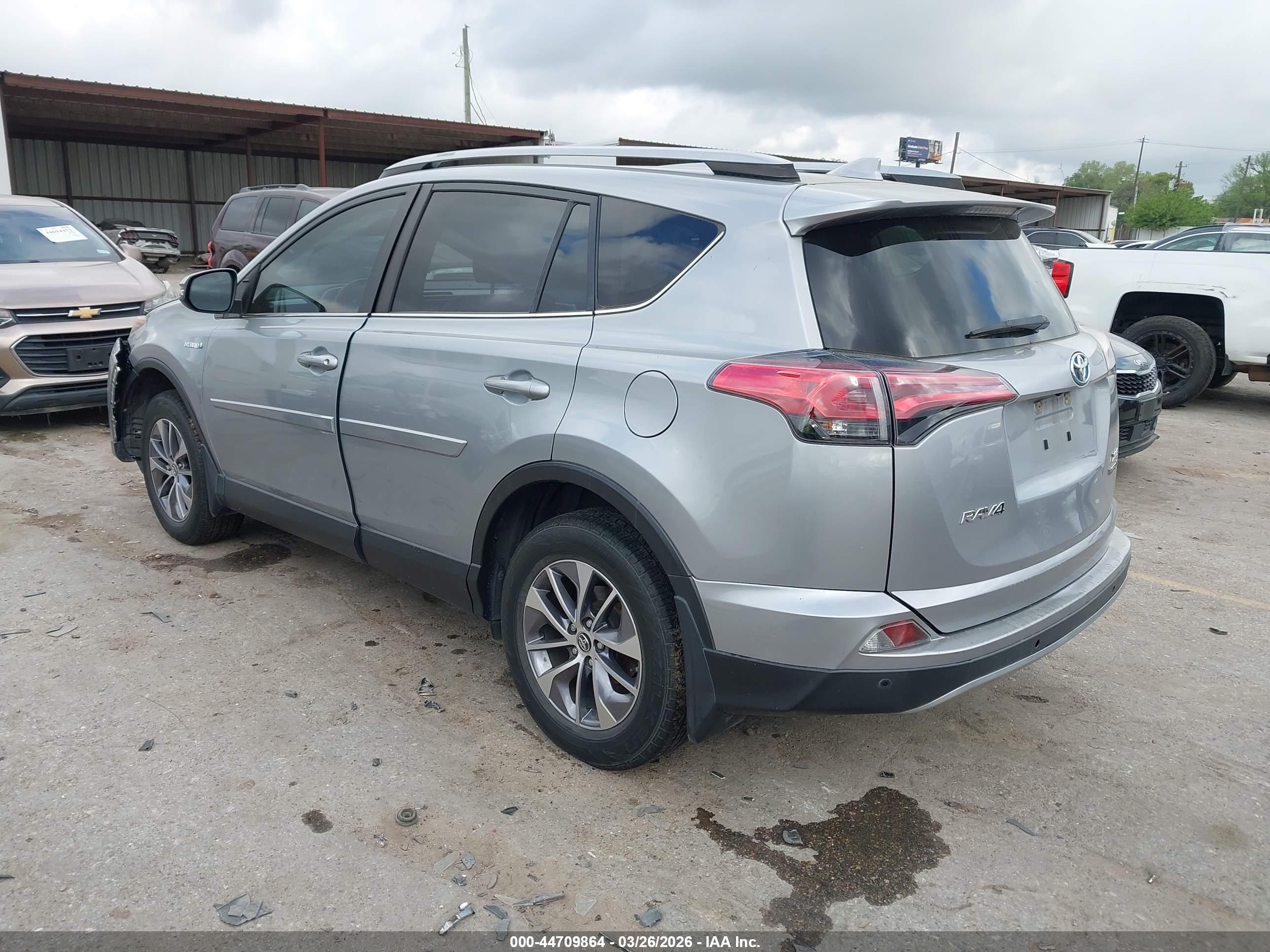 TOYOTA RAV4 image 3
