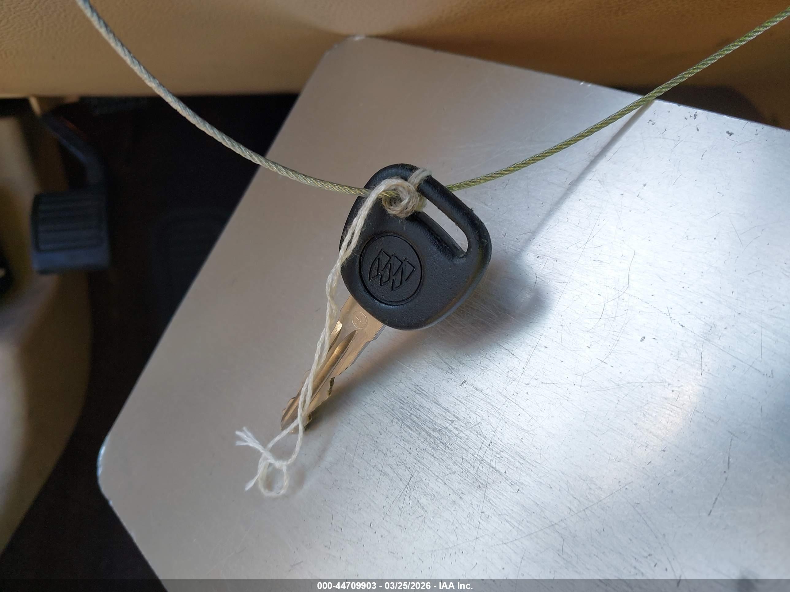 BUICK LUCERNE image 11