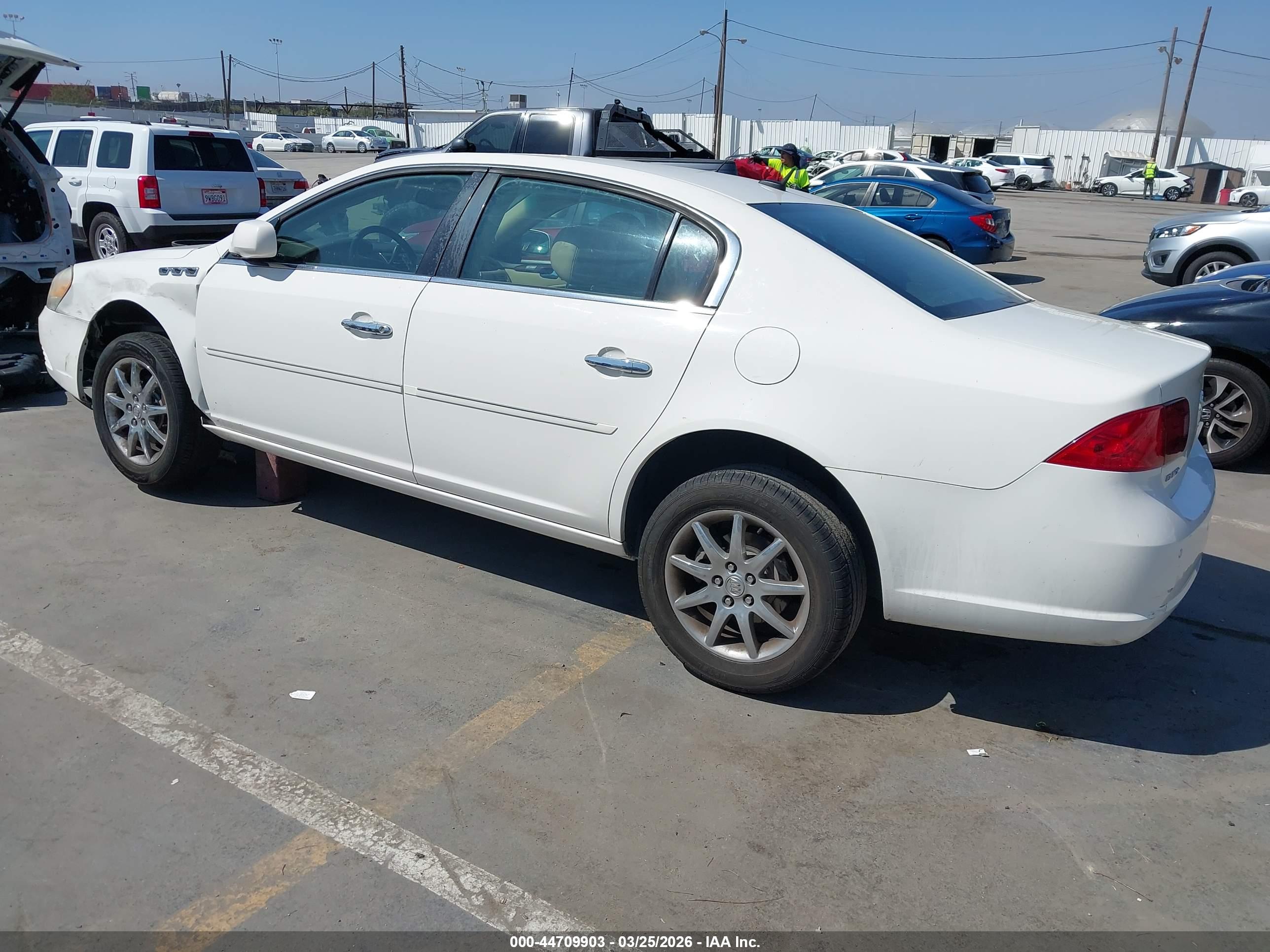BUICK LUCERNE image 3