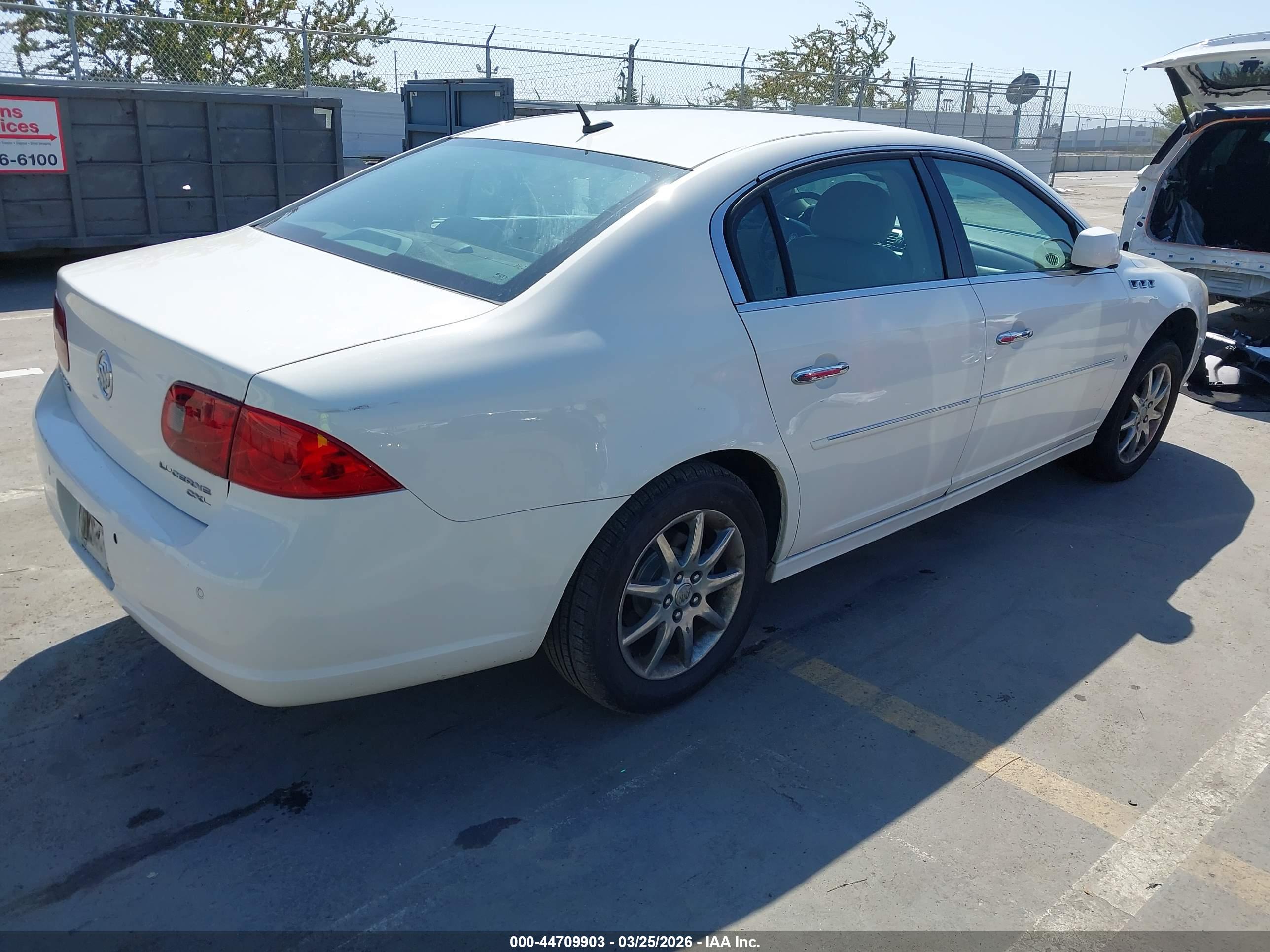 BUICK LUCERNE image 4