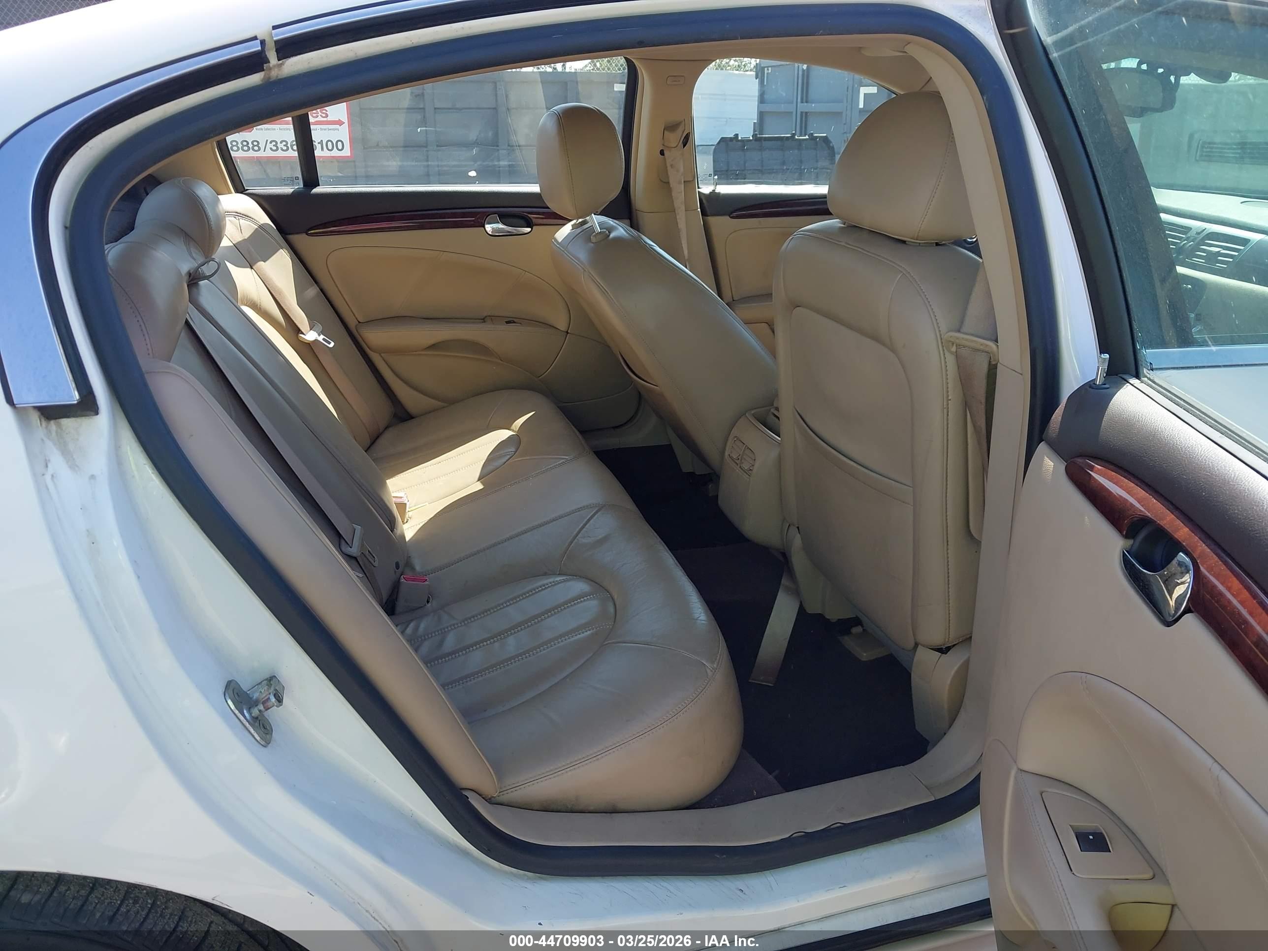 BUICK LUCERNE image 8