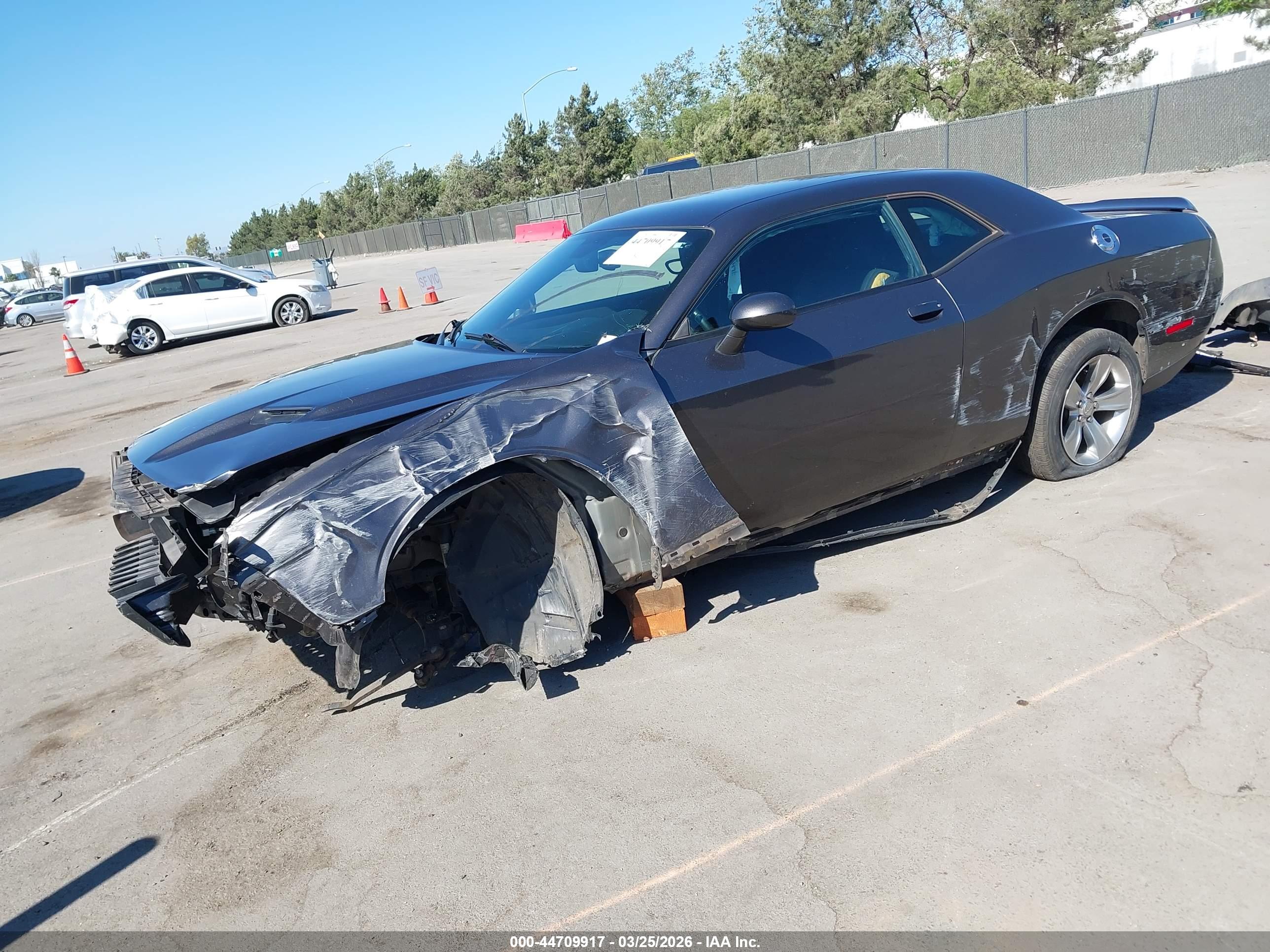 DODGE CHALLENGER image 2