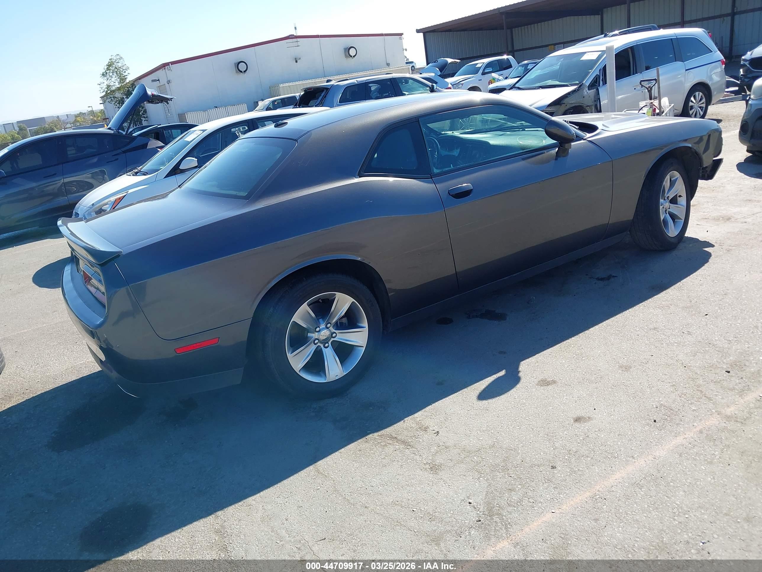 DODGE CHALLENGER image 4