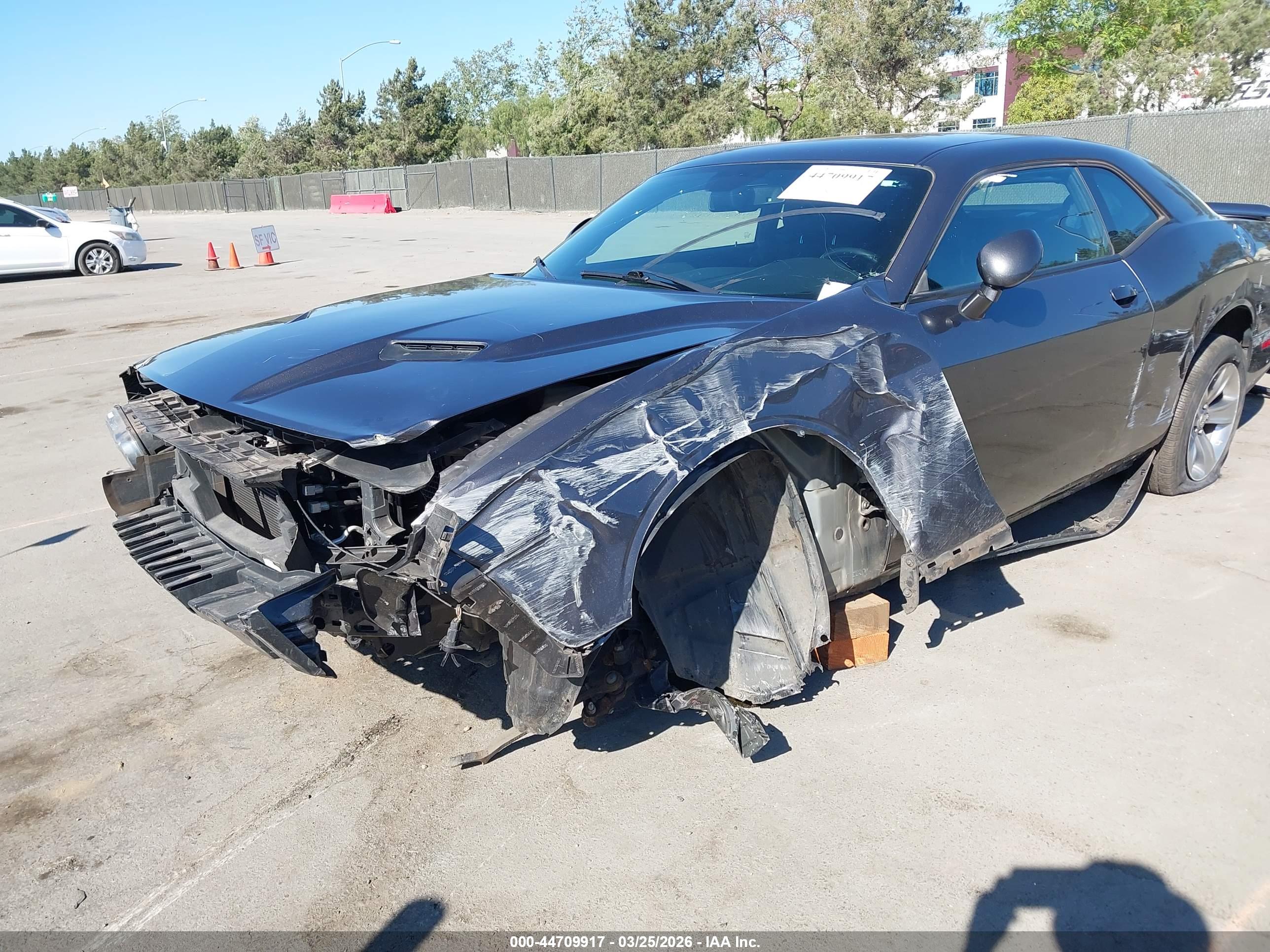 DODGE CHALLENGER image 6