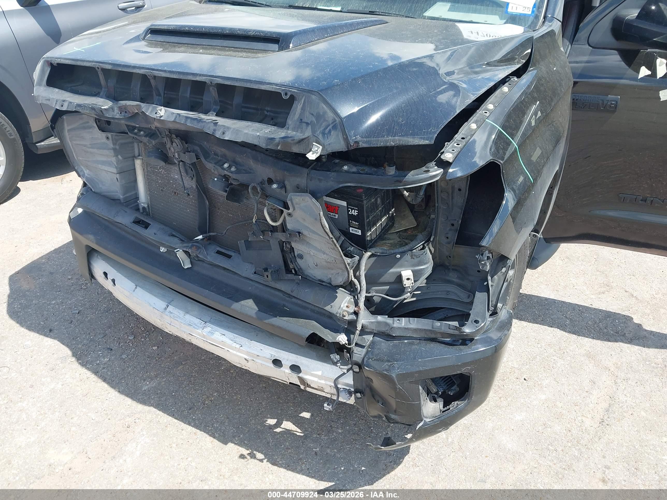 TOYOTA TUNDRA image 6