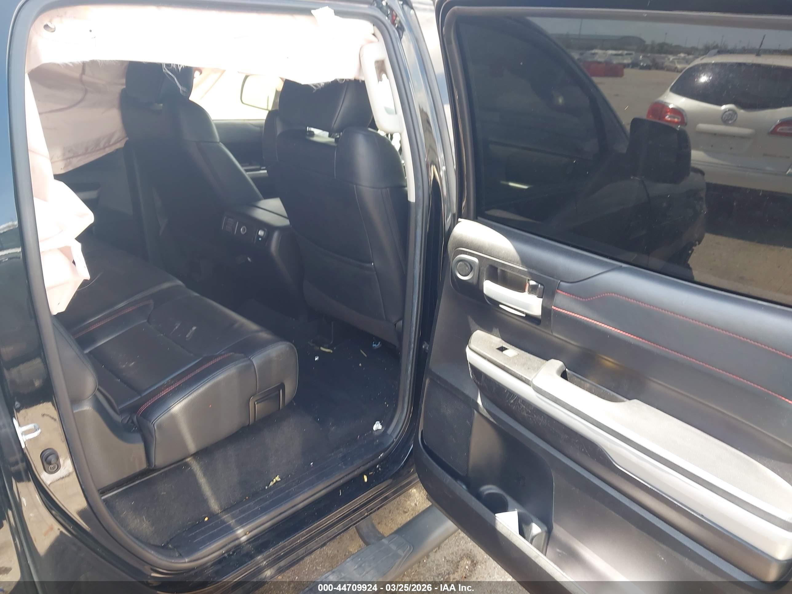 TOYOTA TUNDRA image 8