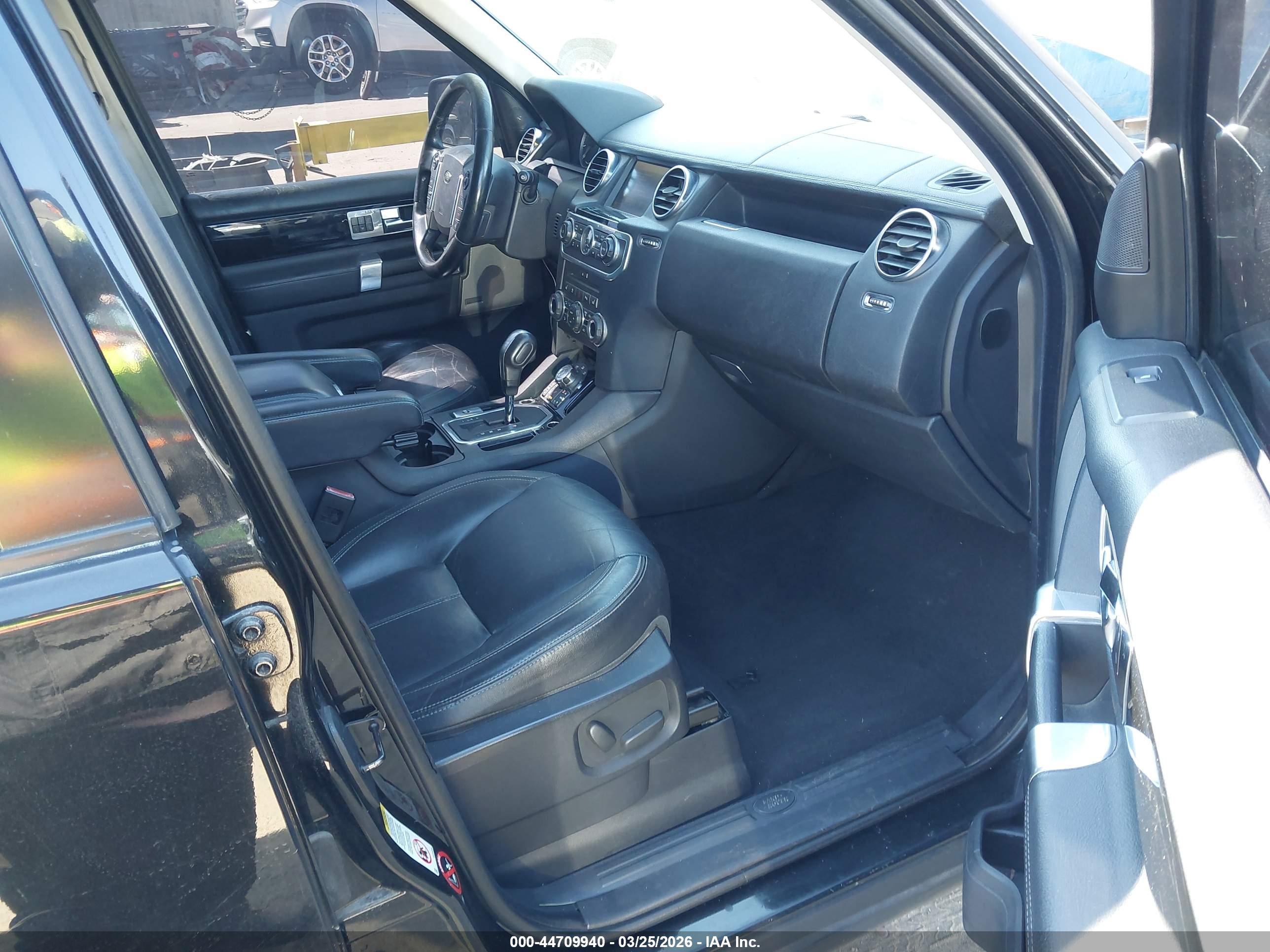 LAND ROVER image 5