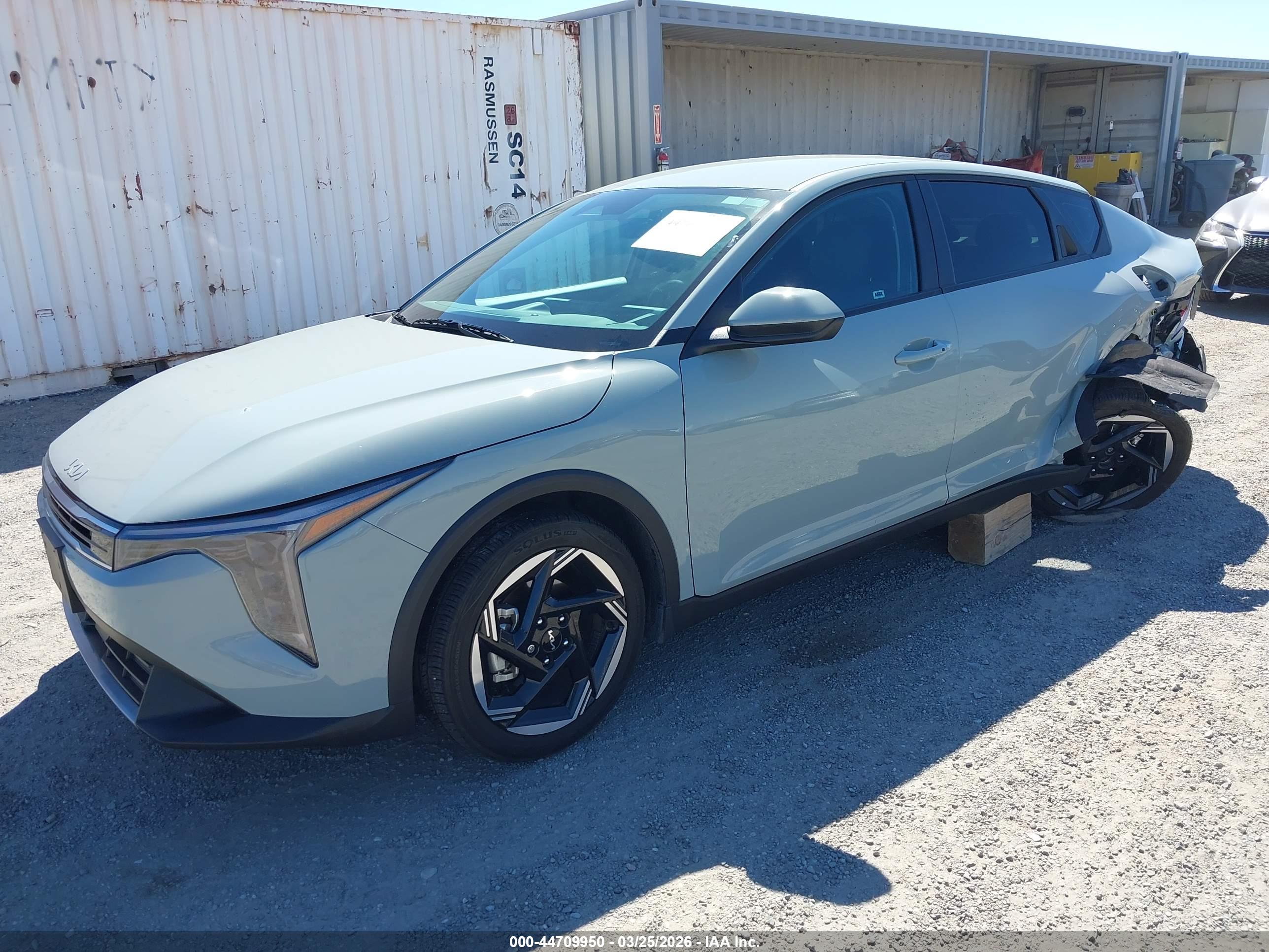 KIA K4 image 2