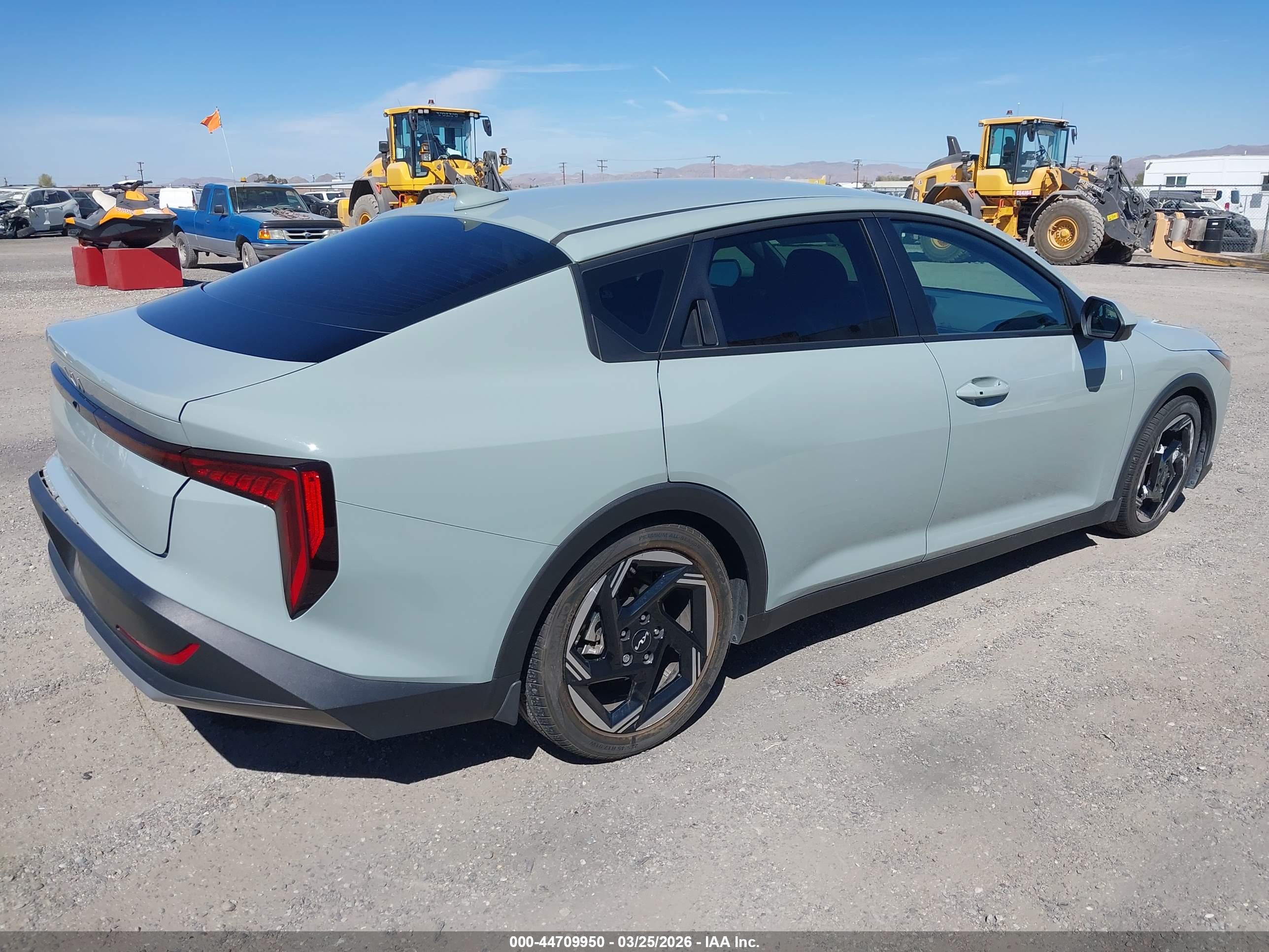 KIA K4 image 4