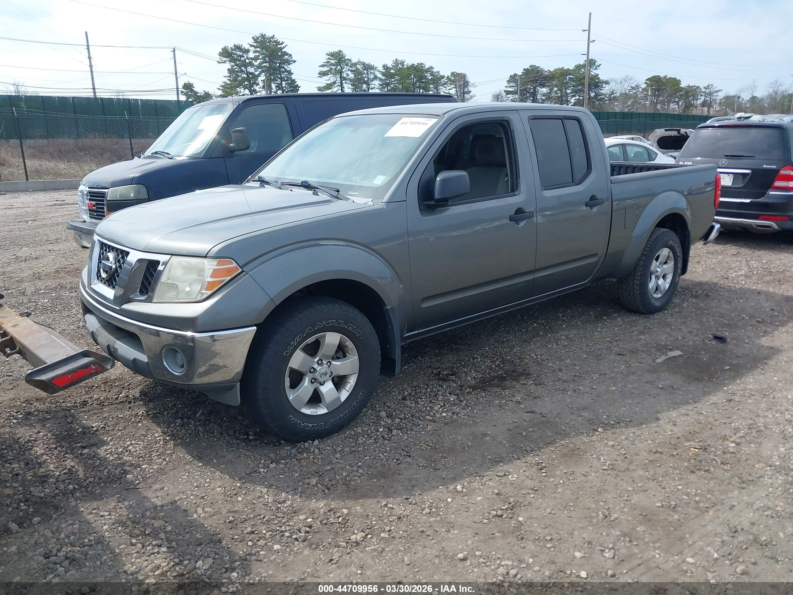 NISSAN FRONTIER image 2