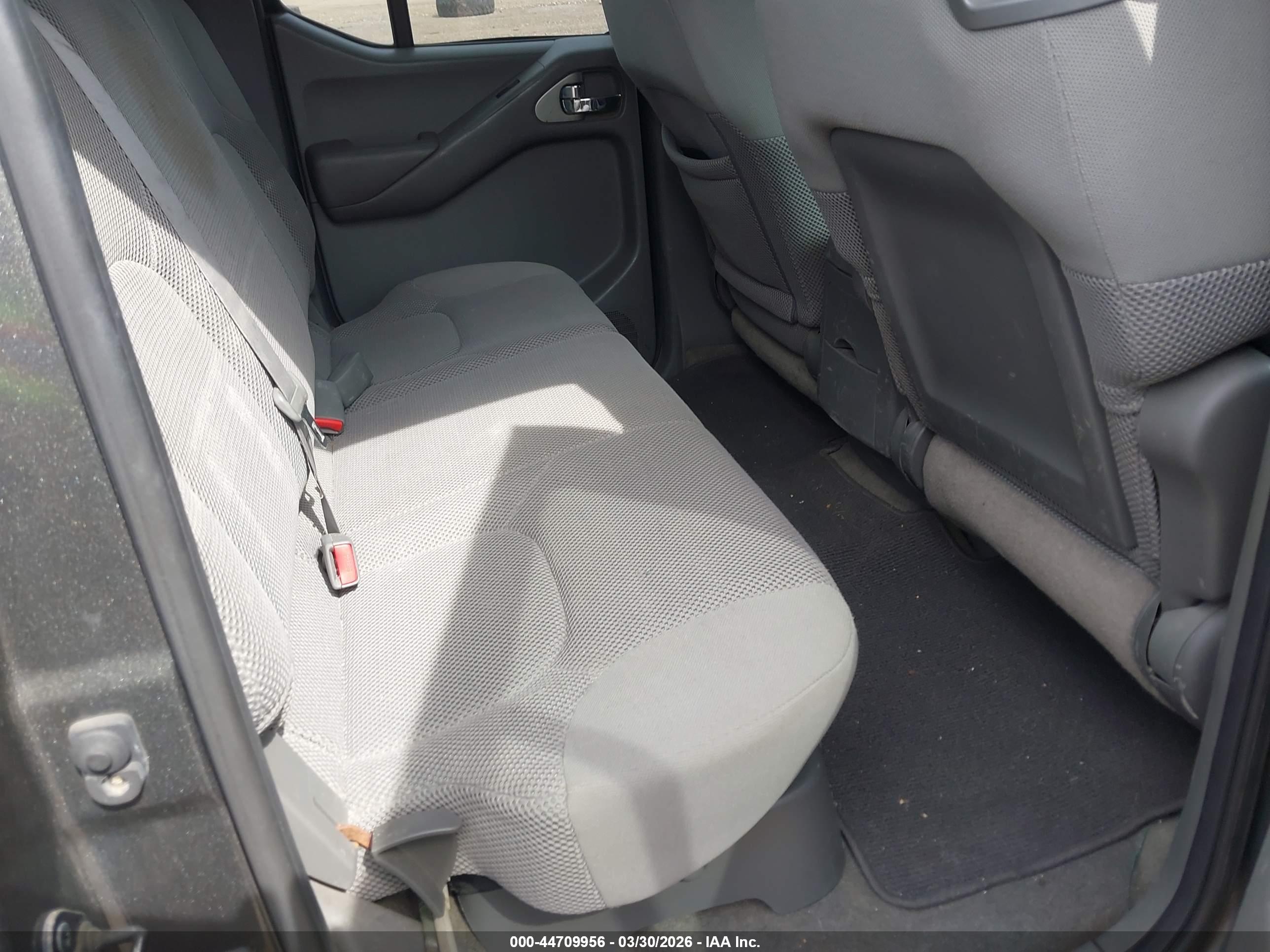 NISSAN FRONTIER image 8