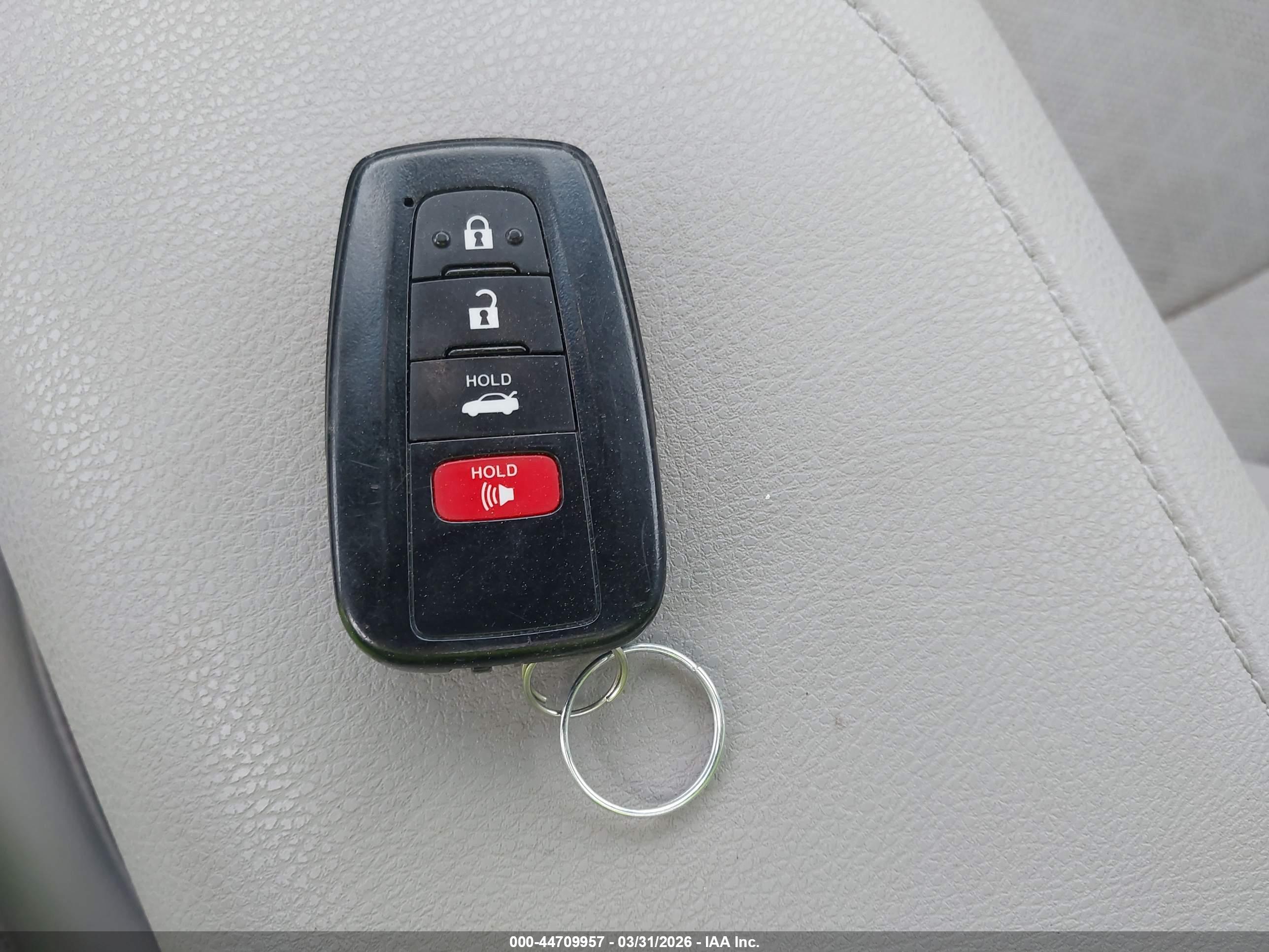 TOYOTA CAMRY image 11
