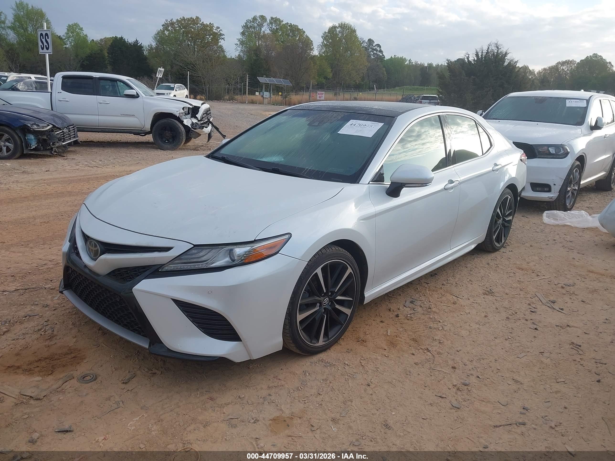 TOYOTA CAMRY image 2