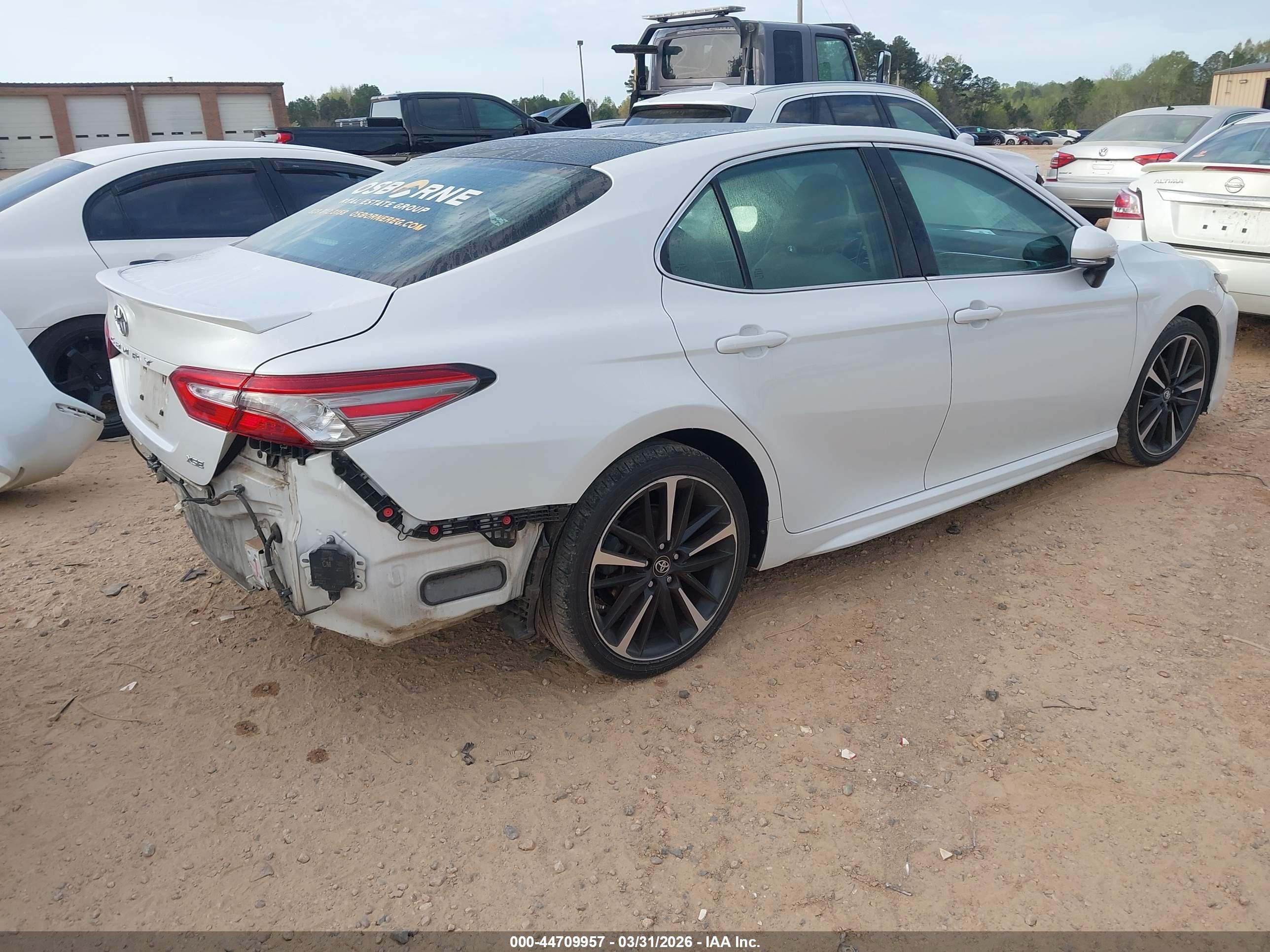TOYOTA CAMRY image 4