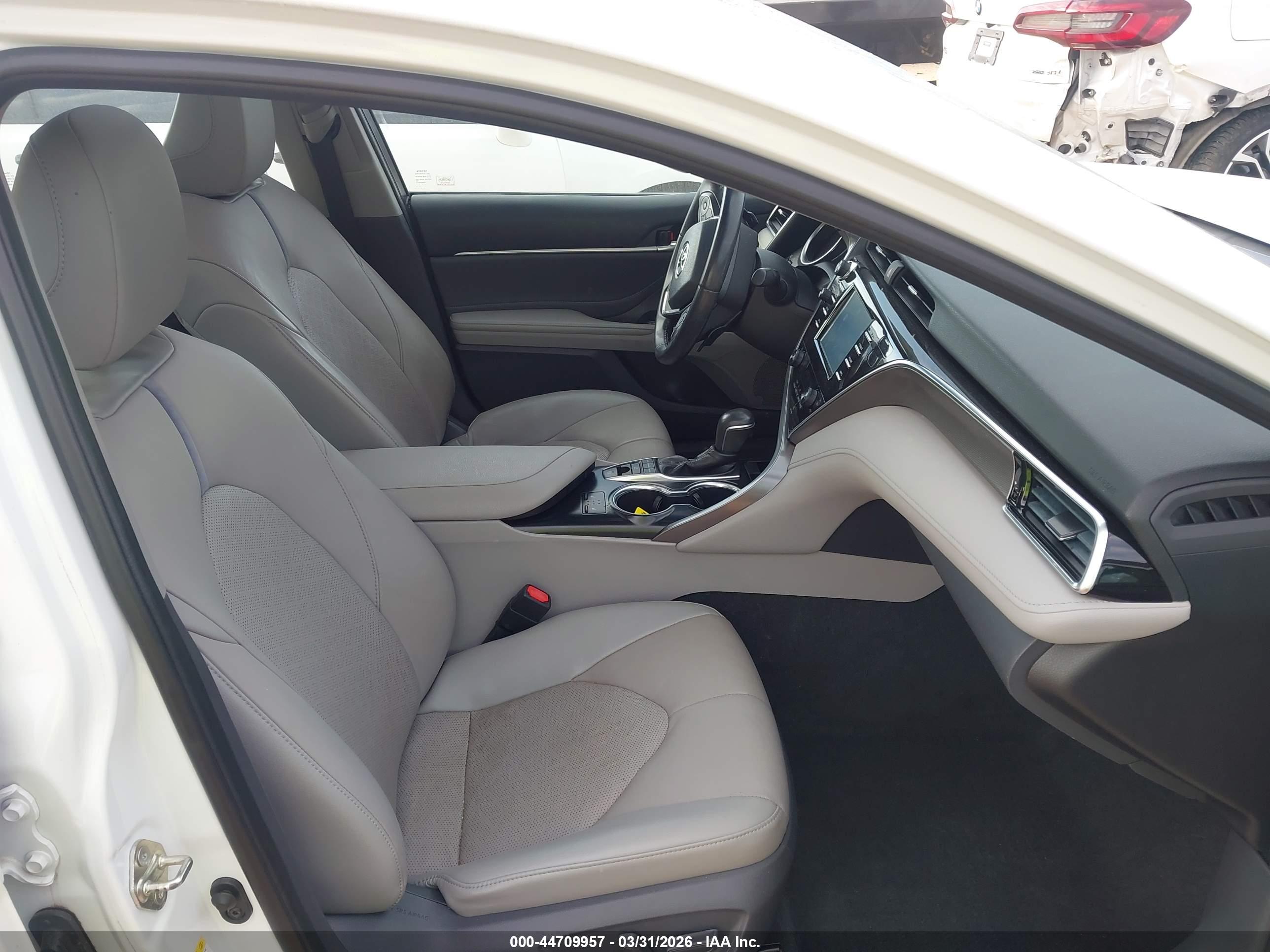 TOYOTA CAMRY image 5