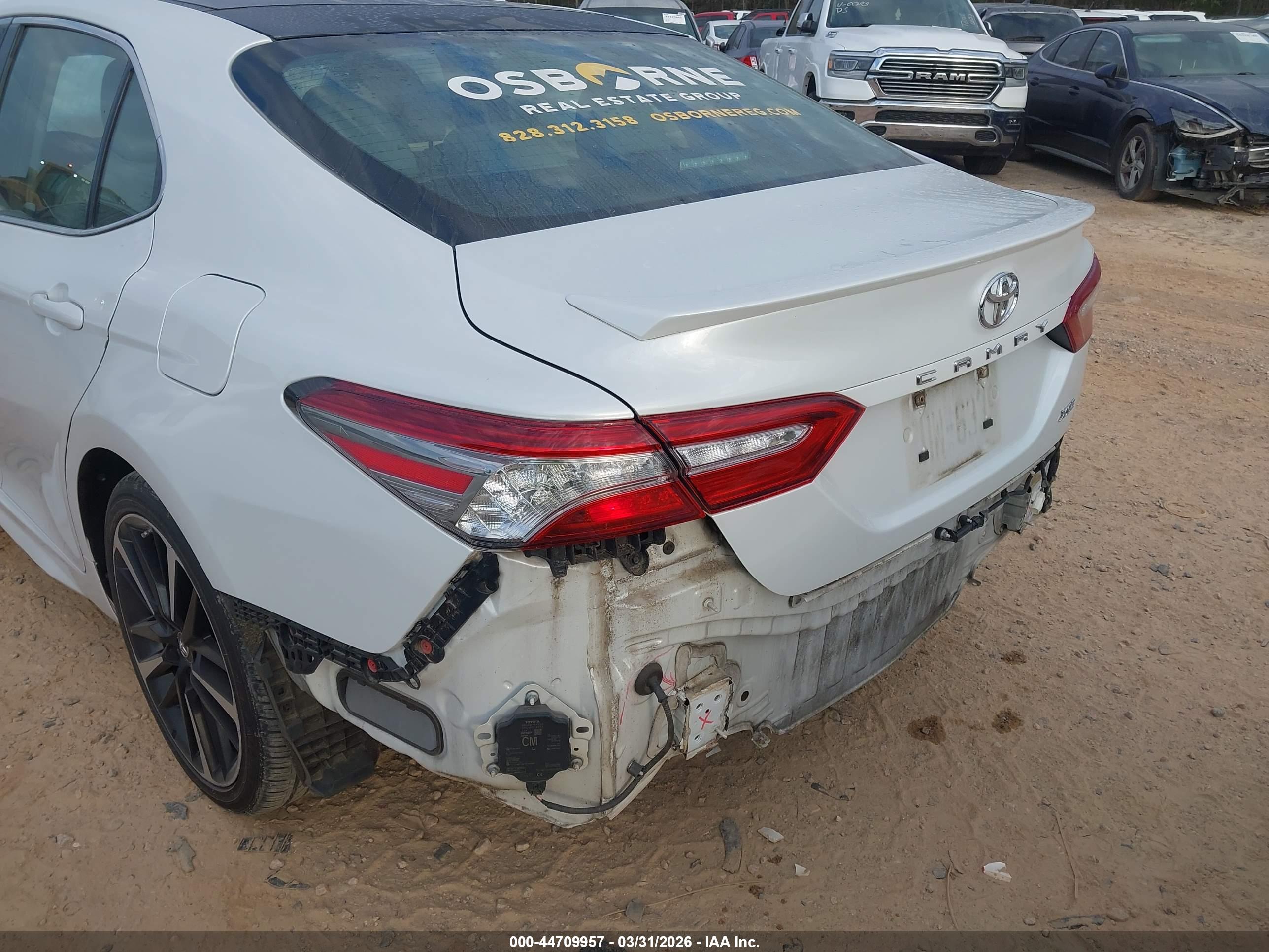 TOYOTA CAMRY image 6