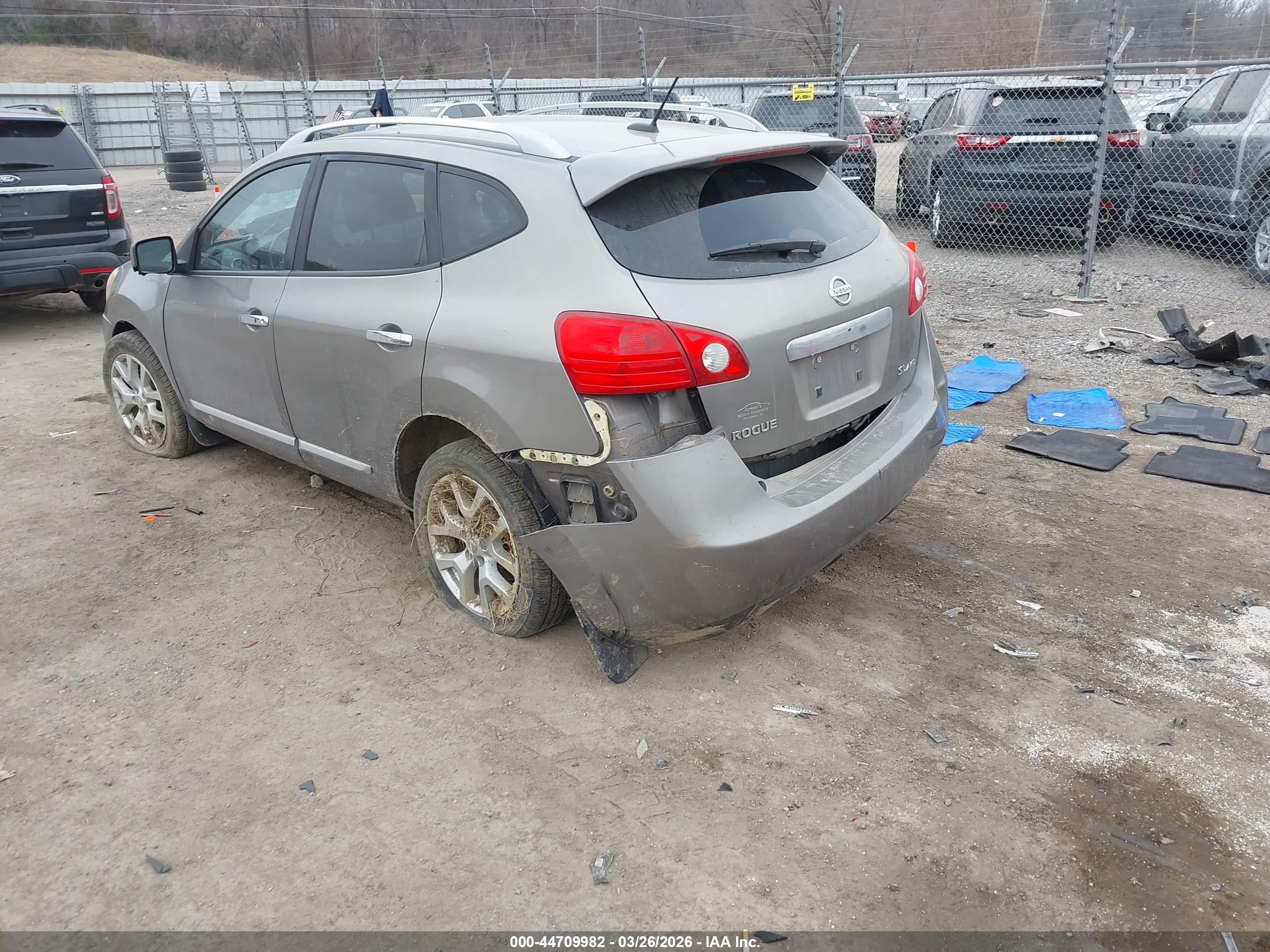 NISSAN ROGUE image 3
