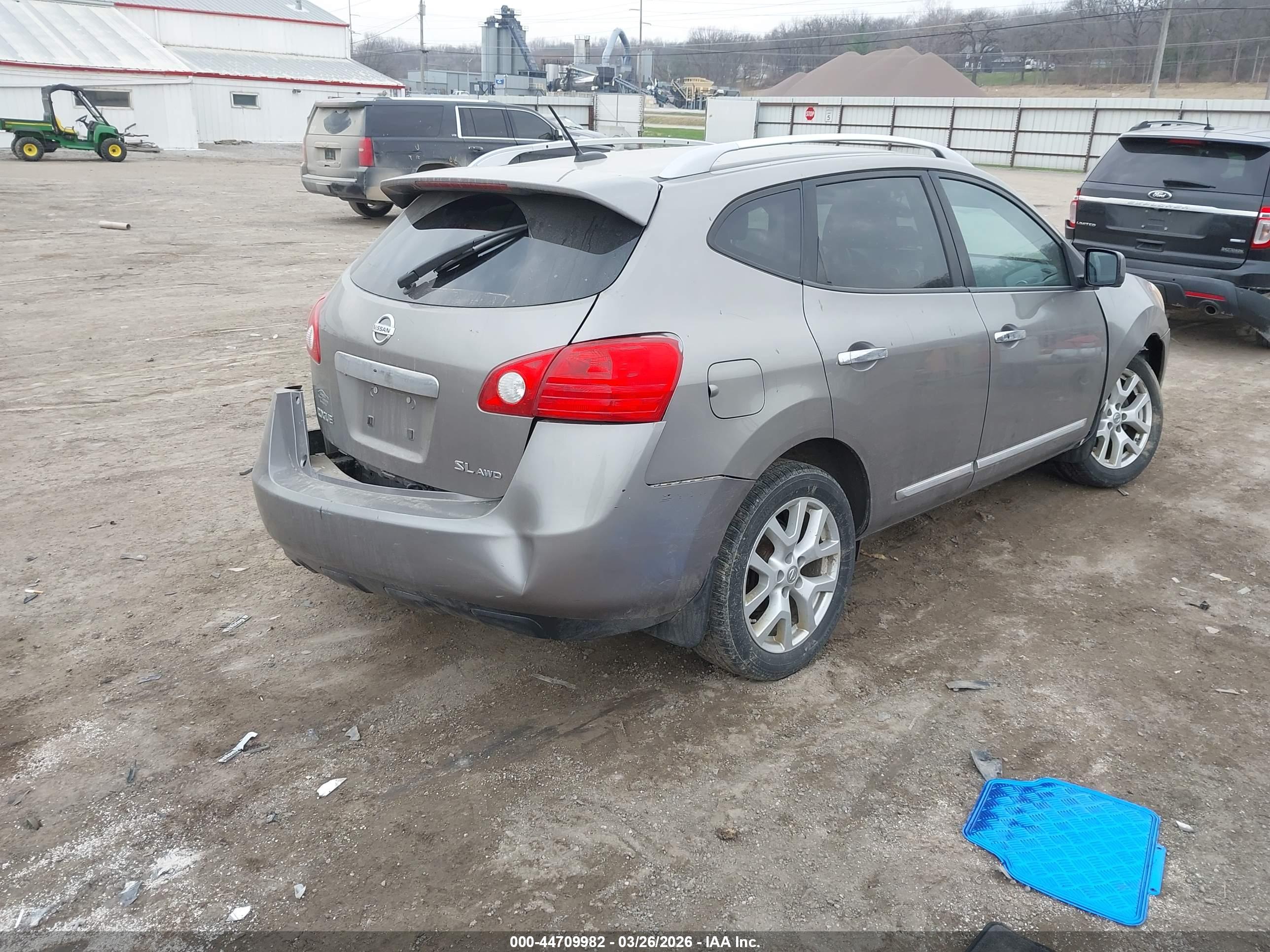 NISSAN ROGUE image 4